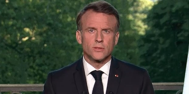 Une courte majorité de Français favorable à la dissolution