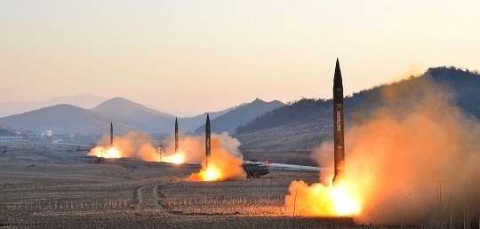 Tensions entre les deux Corées : Séoul démarre des manoeuvres militaires avec ses alliés, Pyongyang tire un nouveau missile