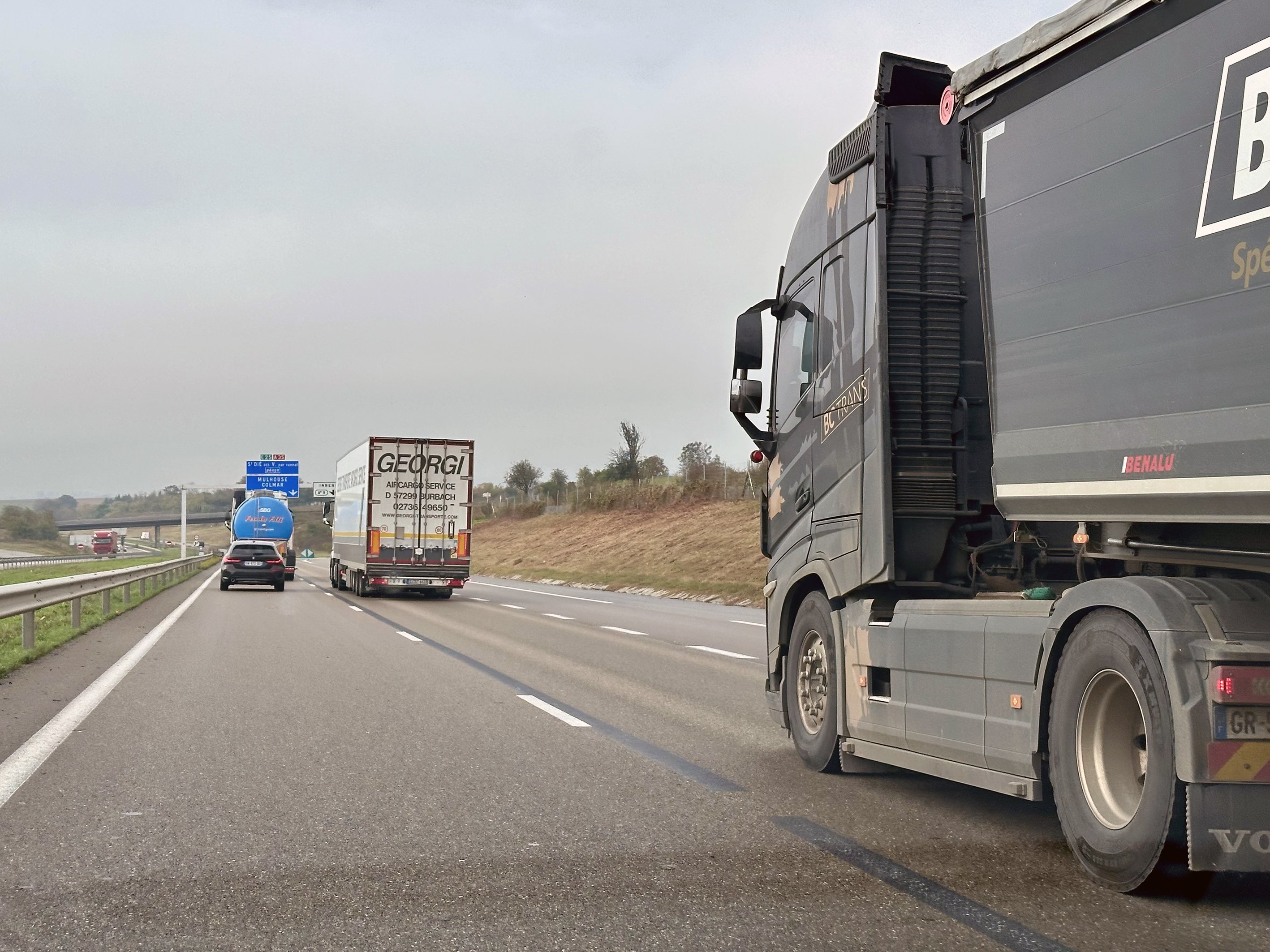 Eco-taxe, infrastructures... Les régions AuRA et Grand Est prennent en main leurs routes nationales