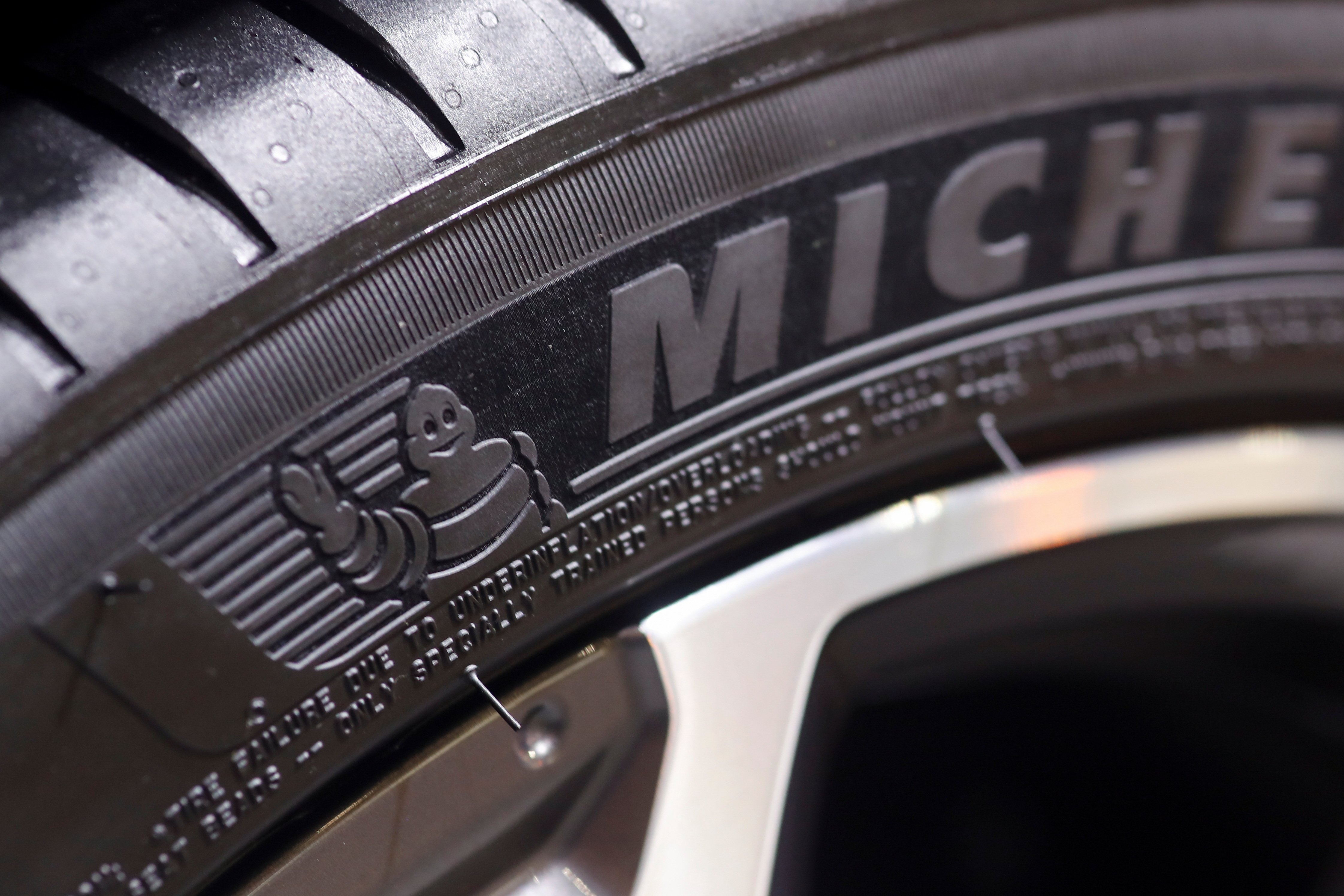 Michelin cède deux usines de pneus au Sri Lanka à son concurrent indien