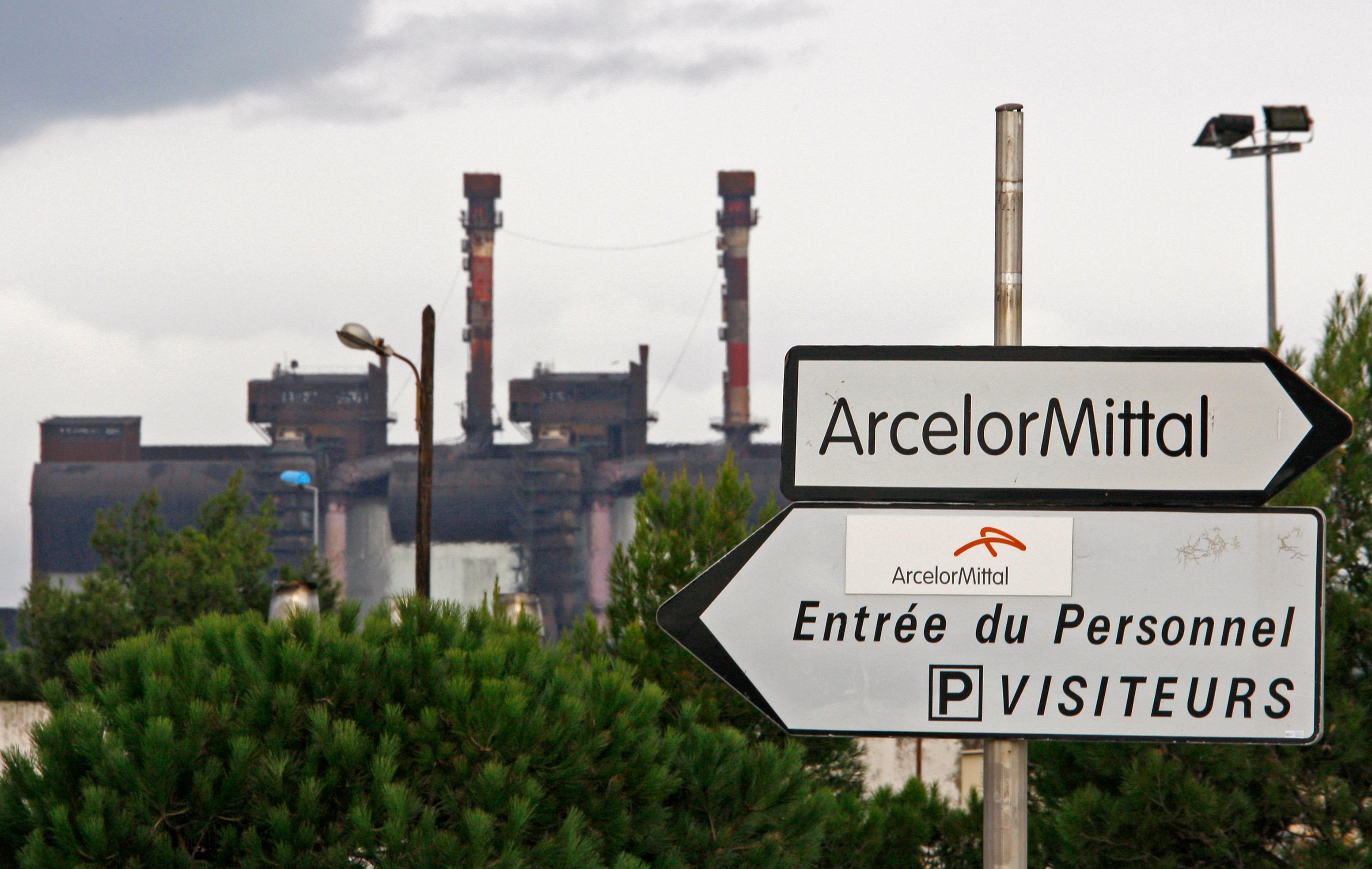Crise industrielle : « On ne va pas nationaliser ArcelorMittal », prévient Emmanuel Macron