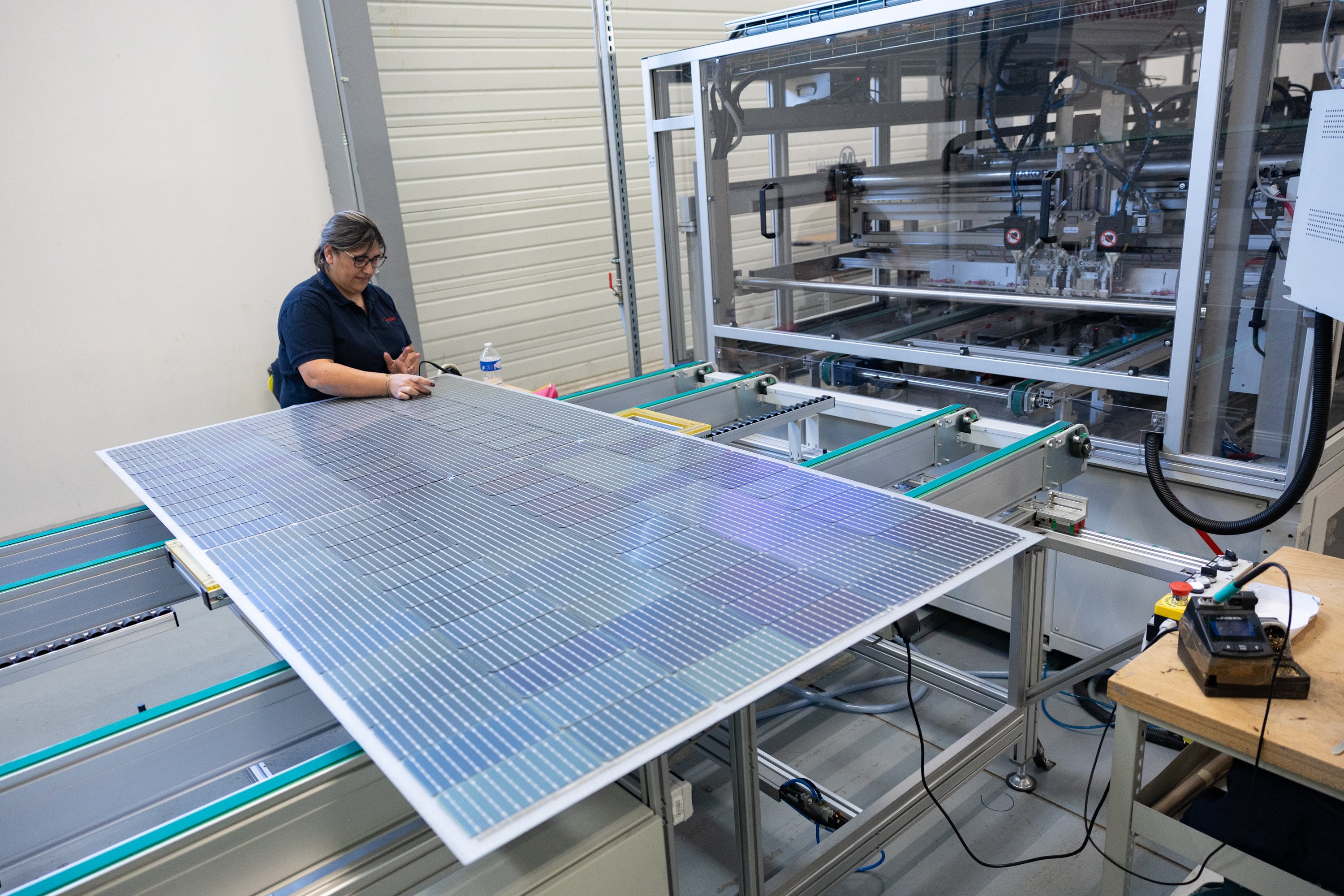 Photovoltaïque : le chinois DAS Solar bouscule les acteurs français émergents