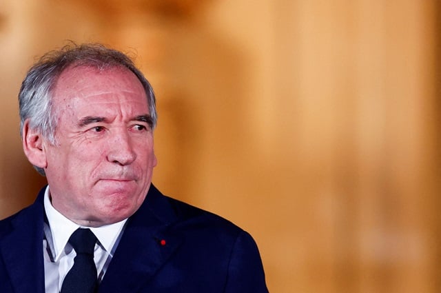 Bayrou à la manoeuvre pour bâtir un nouveau gouvernement