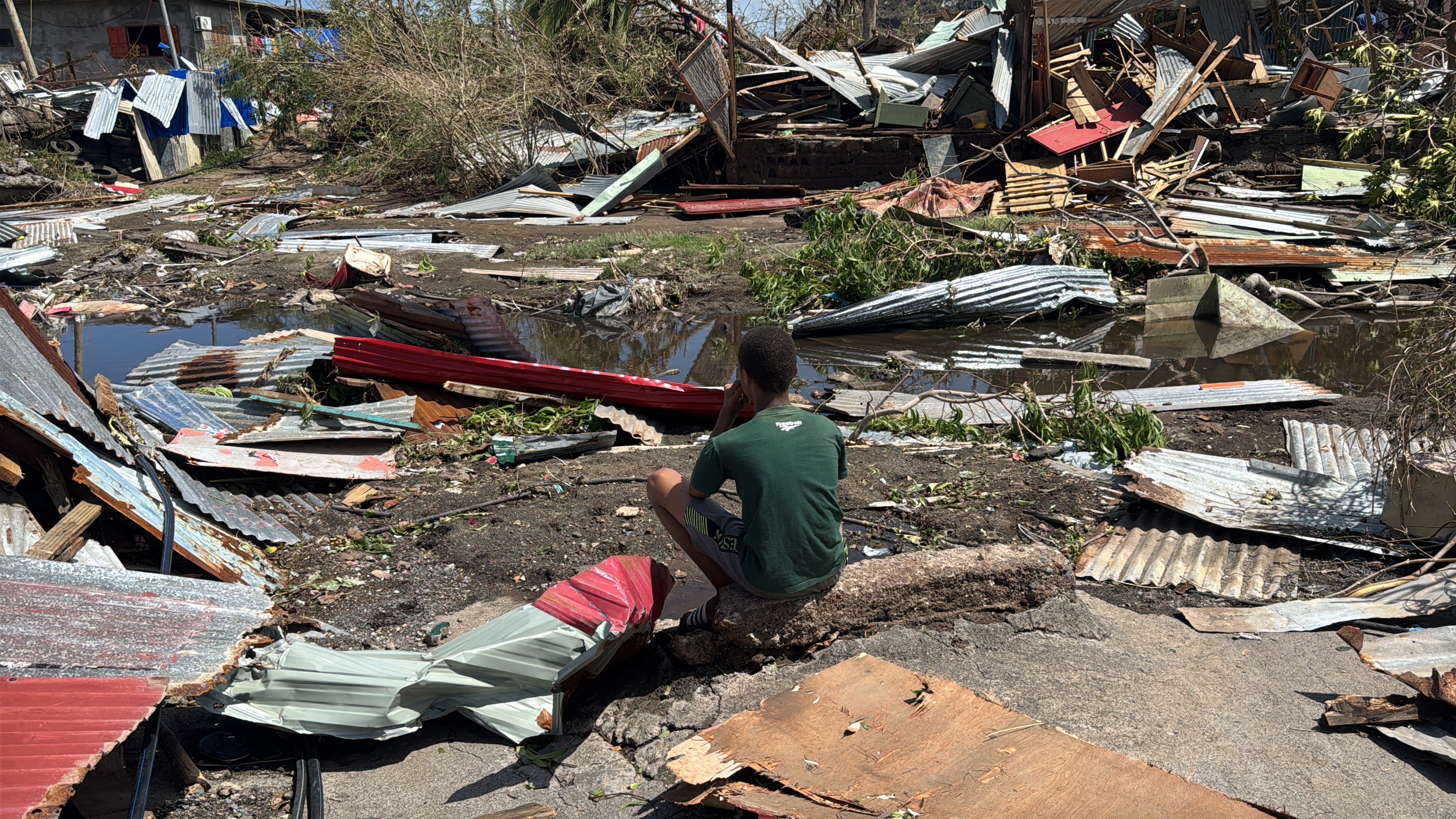 Mayotte: la reconstruction devrait prendre 2 à 3 ans (ministre)