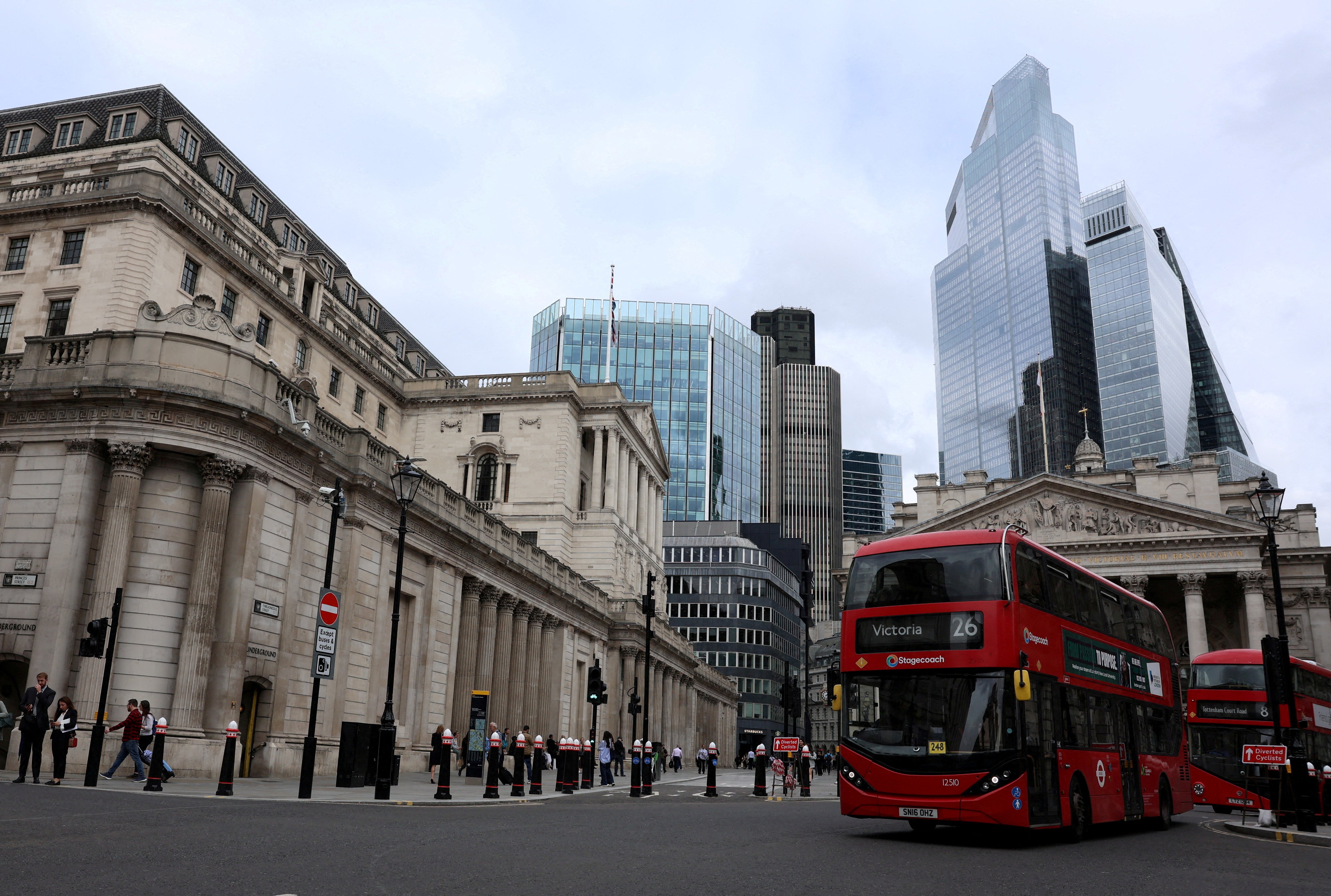 La Banque d'Angleterre prête à baisser ses taux pour soutenir l'économie