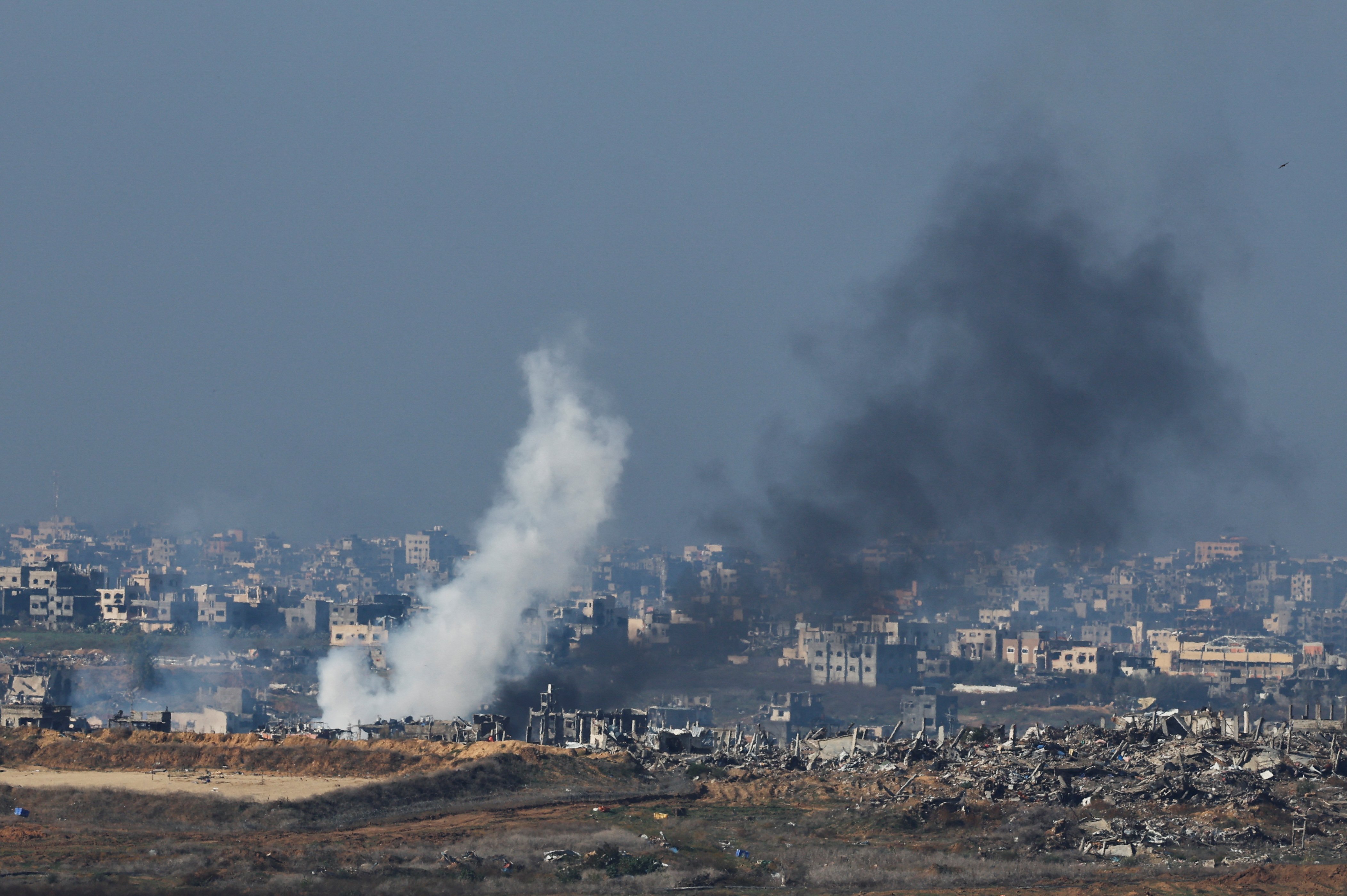 Israël menace d'intensifier encore ses frappes sur la bande de Gaza