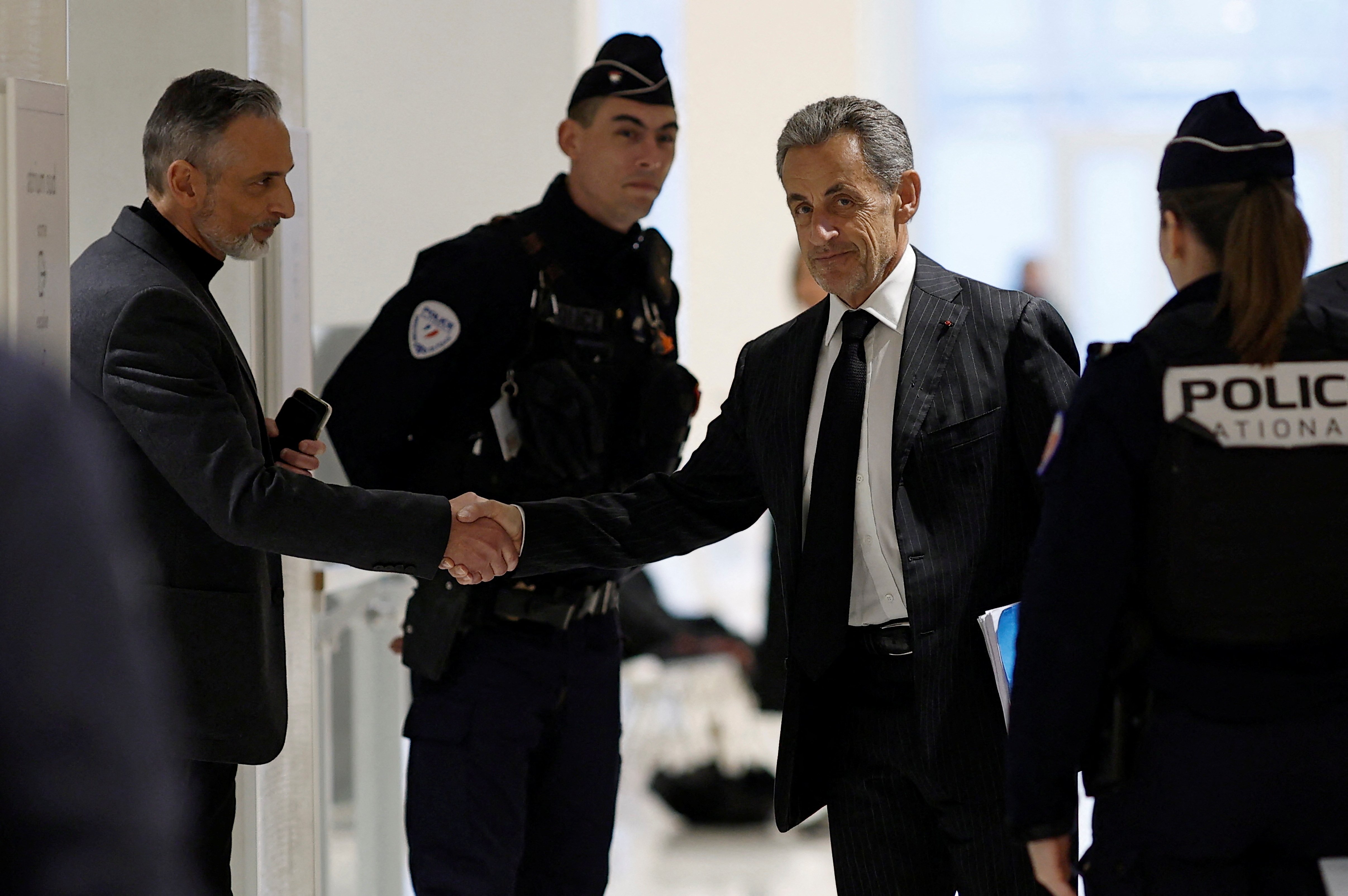 Exclu de la Légion d'honneur, Nicolas Sarkozy prend « acte »