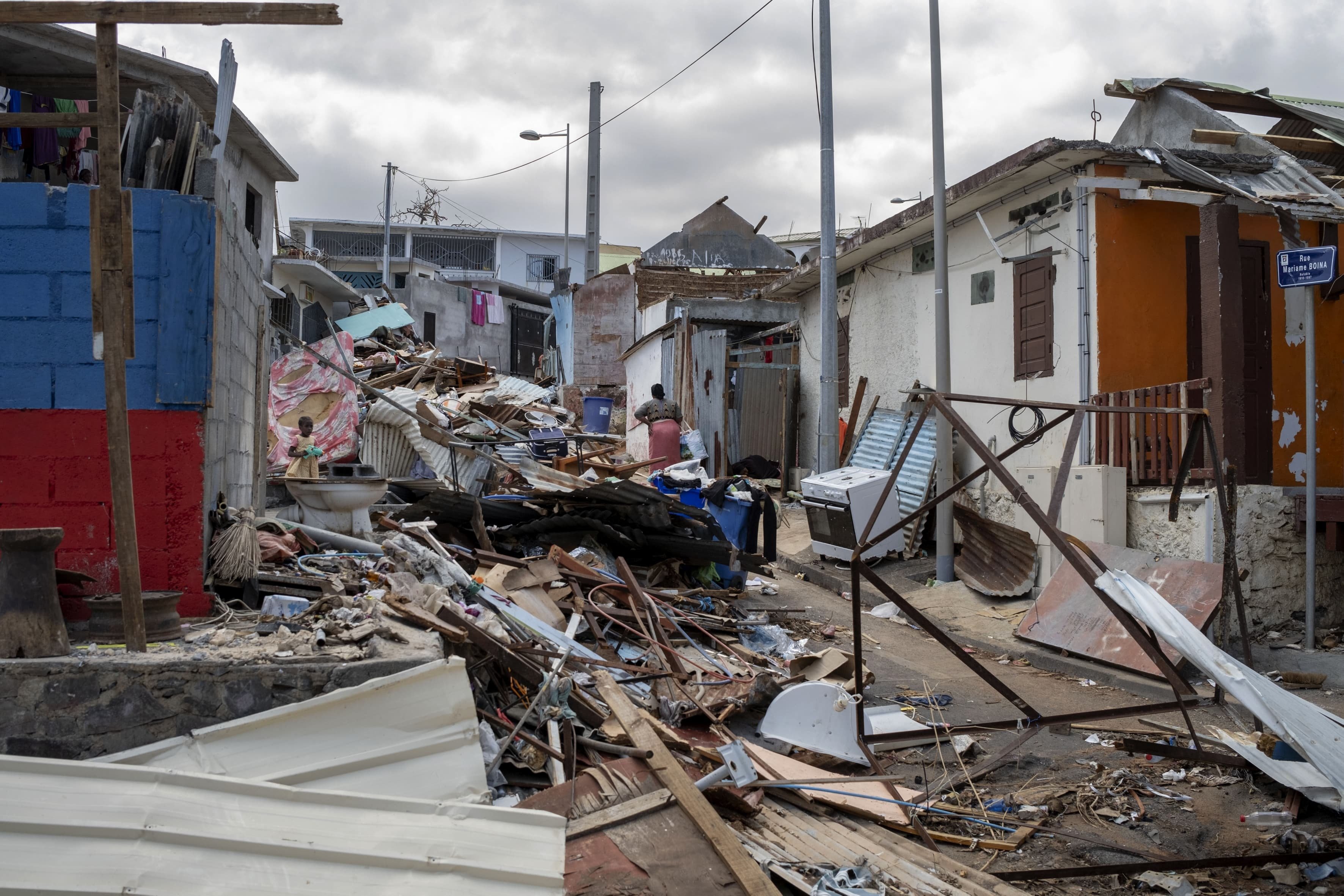 Mayotte : la loi d'urgence pour reconstruire l'île arrive à l'Assemblée