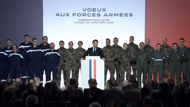 Défense : Emmanuel Macron exhorte la France et l'Europe à accélérer leur réarmement