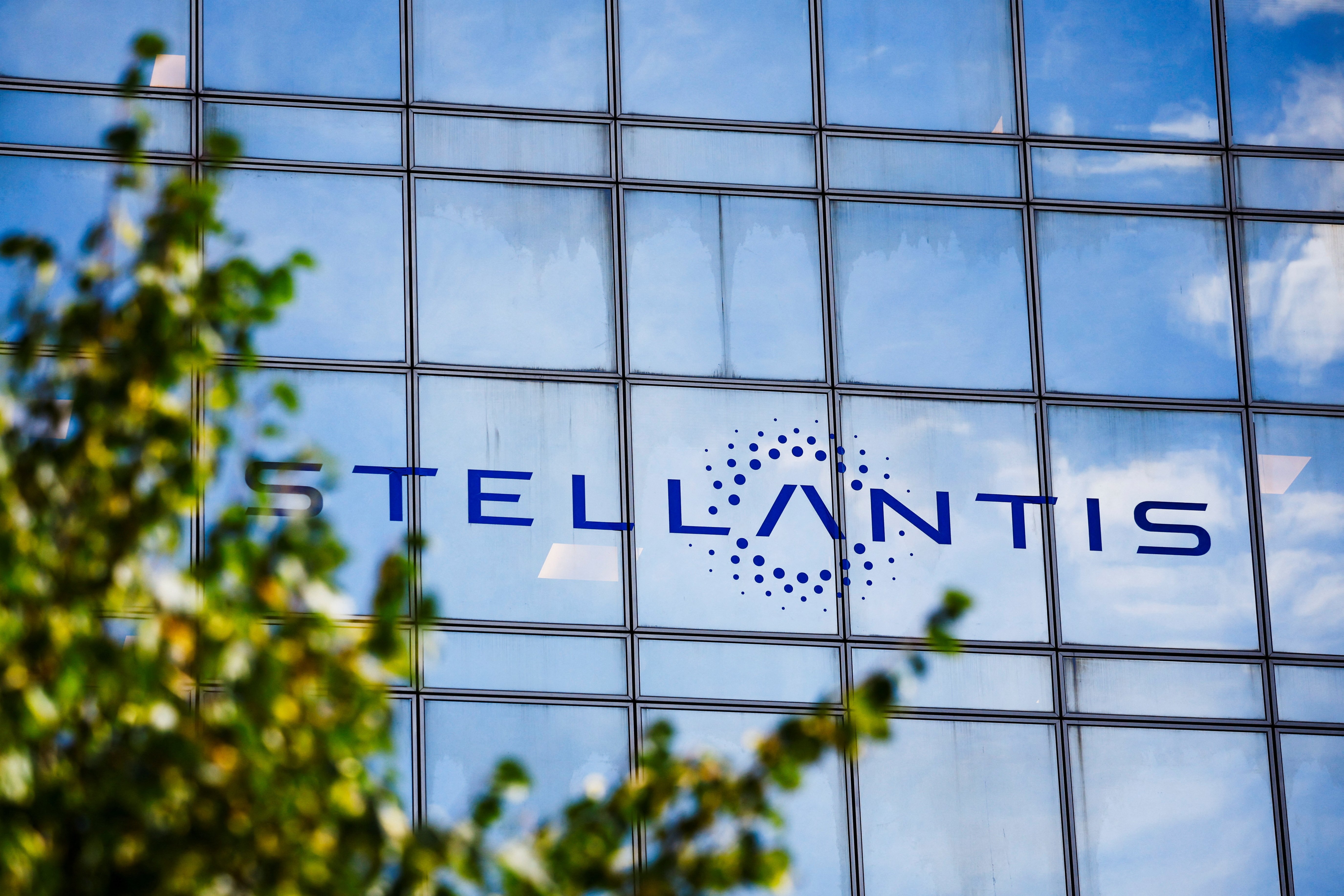 Stellantis : le bénéfice net chute de 70 % en 2024