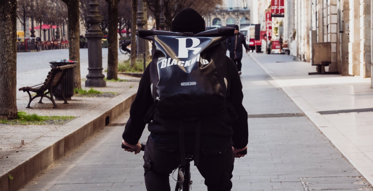 À Bordeaux, Blackbird tient tête aux géants de la livraison à vélo