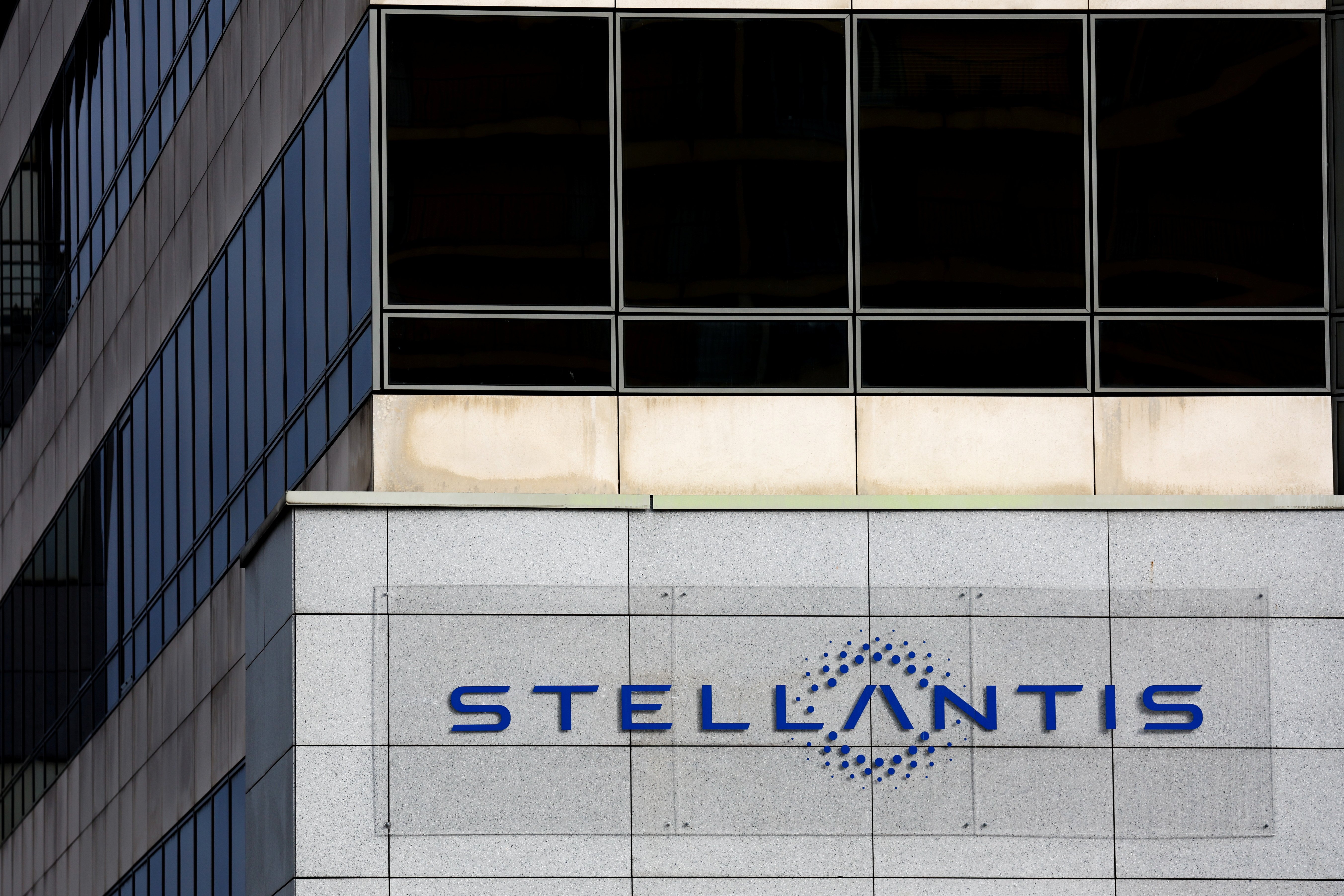 Stellantis va doter plusieurs véhicules de la conduite autonome