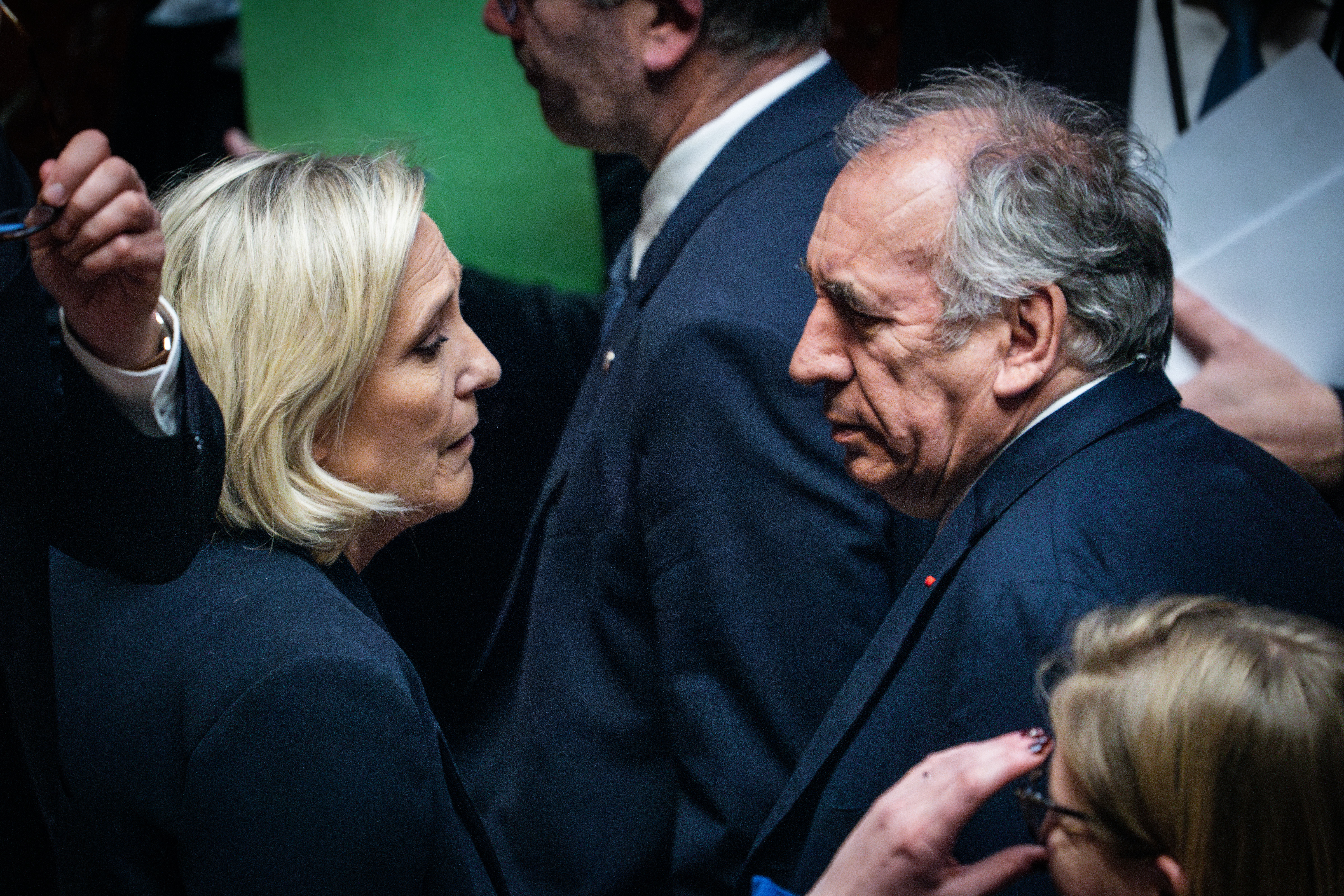 « Submersion » migratoire : François Bayrou, adepte du « dog whistle » ?