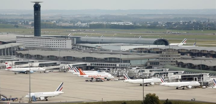 La taxe sur les billets d'avion finalement revue à la hausse