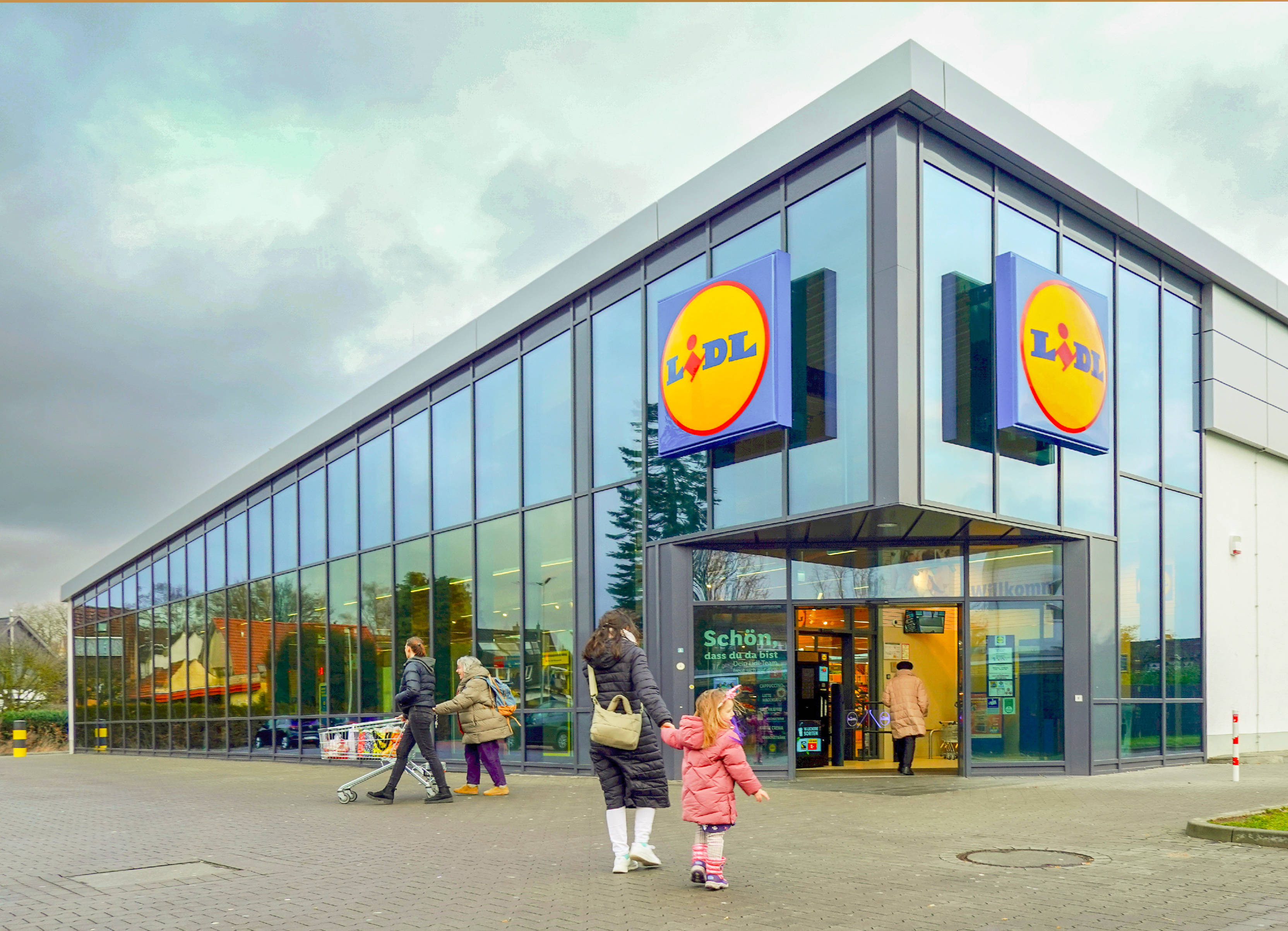 Escarpins Lidl, marketing « cheap », « drop culture » : la revanche du discount