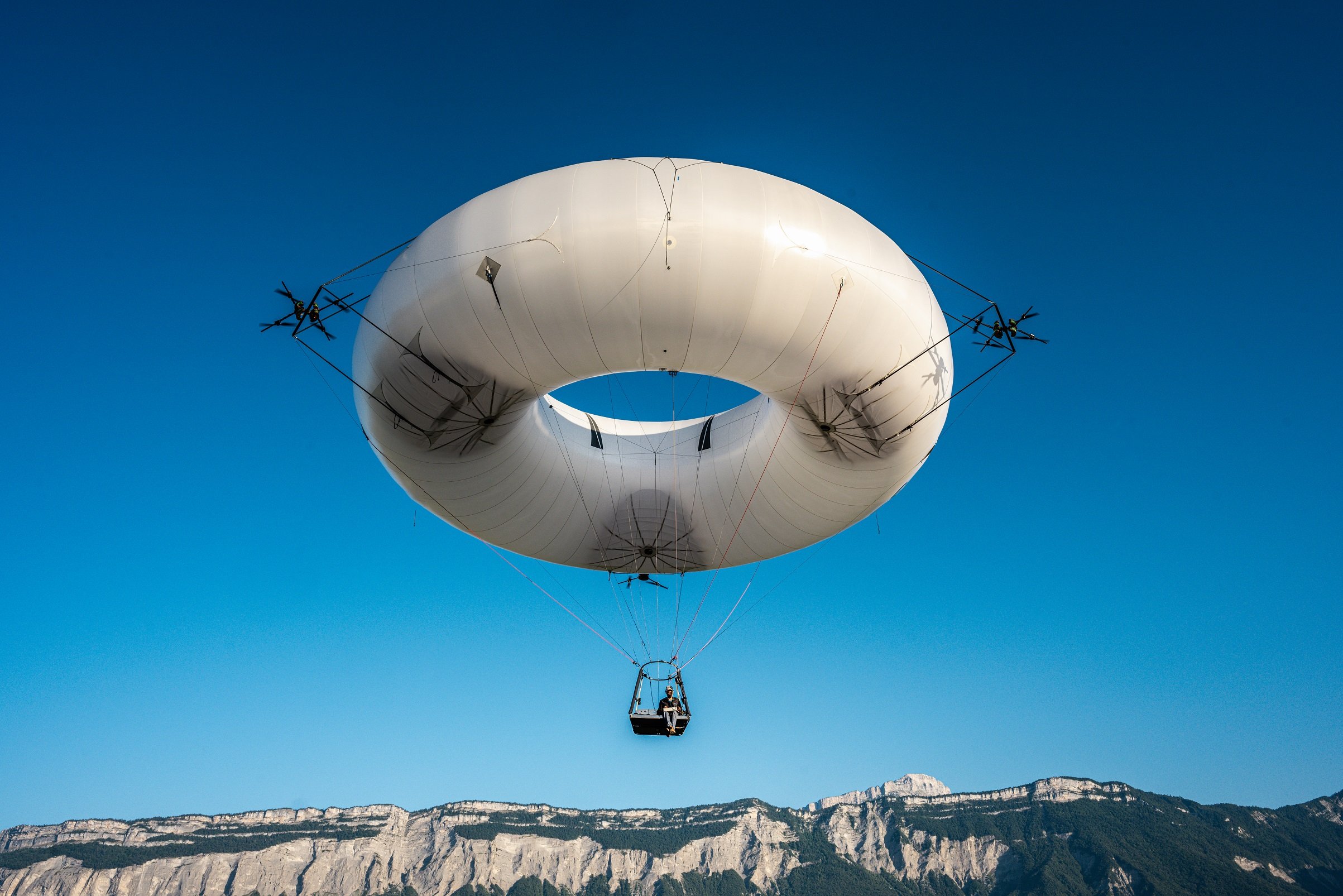 Aéronde, un « donut volant » pour faciliter la réparation des câbles