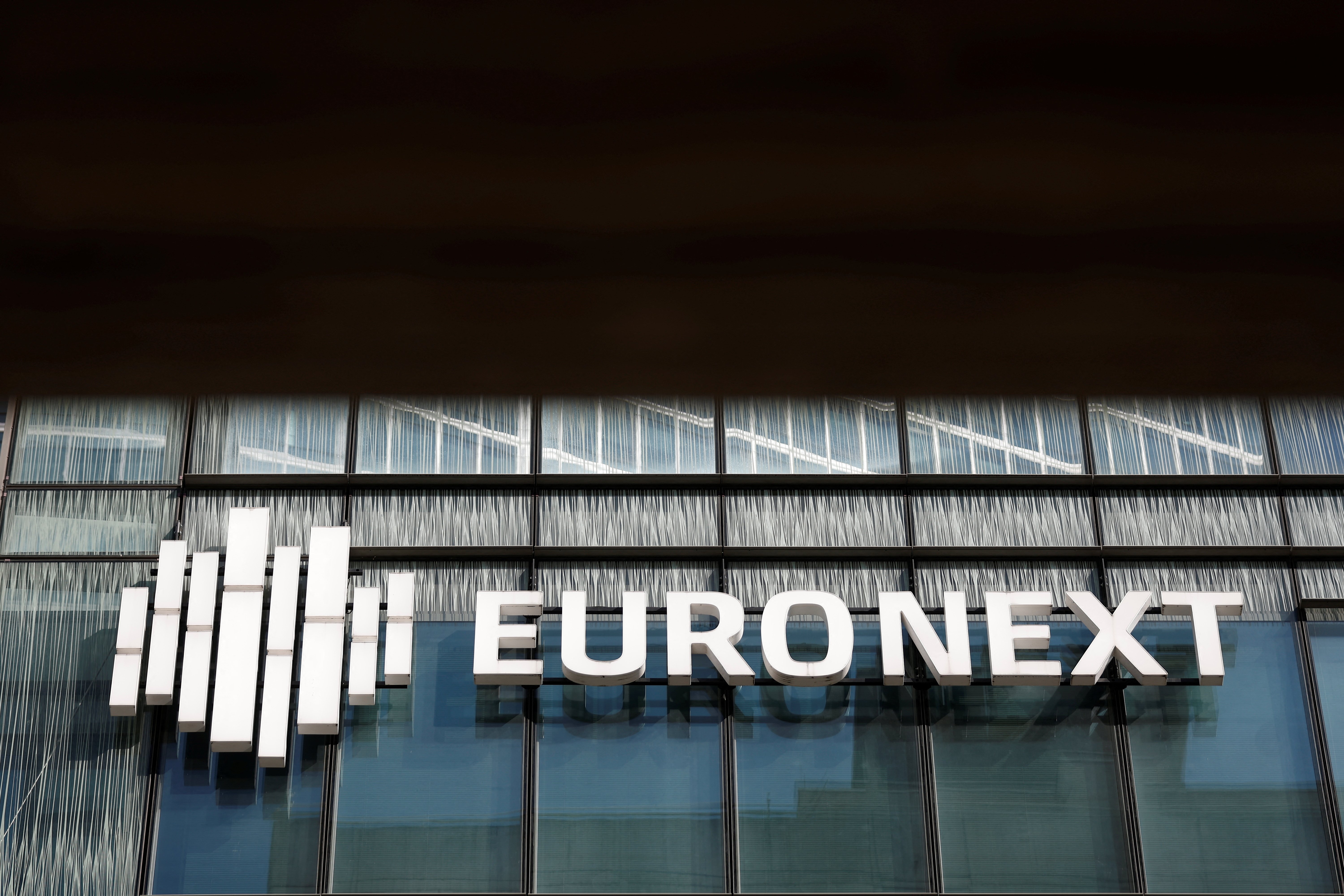 Euronext contraint de maintenir Airbus, Safran et Thales dans le CAC 40 ESG