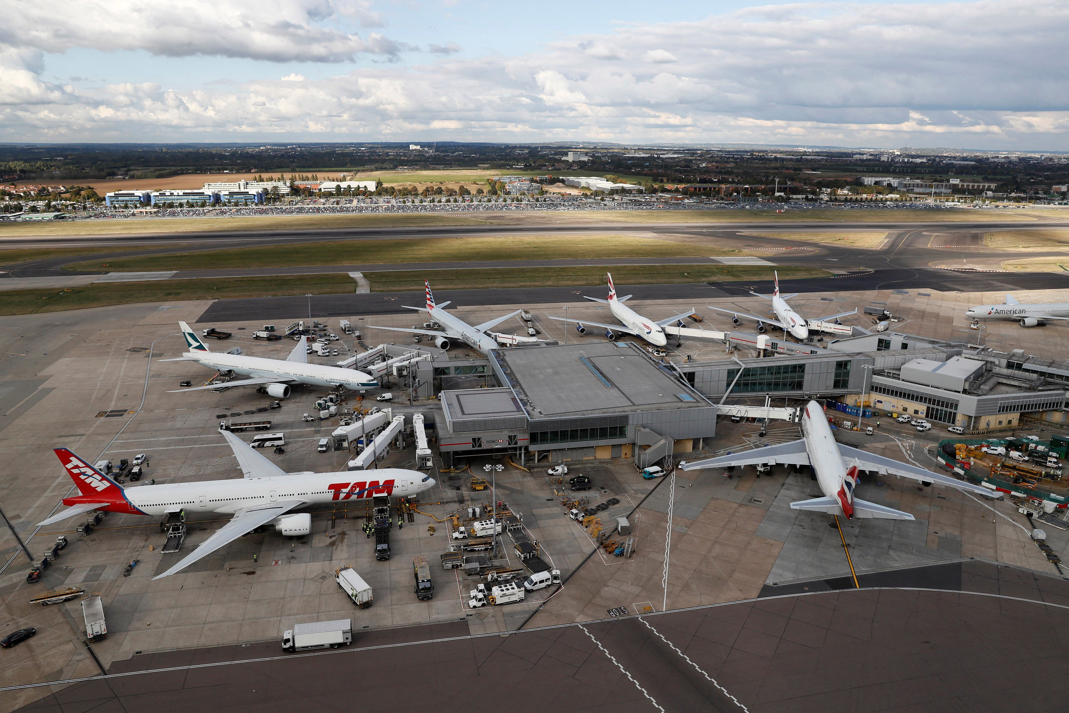 Londres-Heathrow à l'arrêt : le plus grand aéroport d'Europe en 6 chiffres