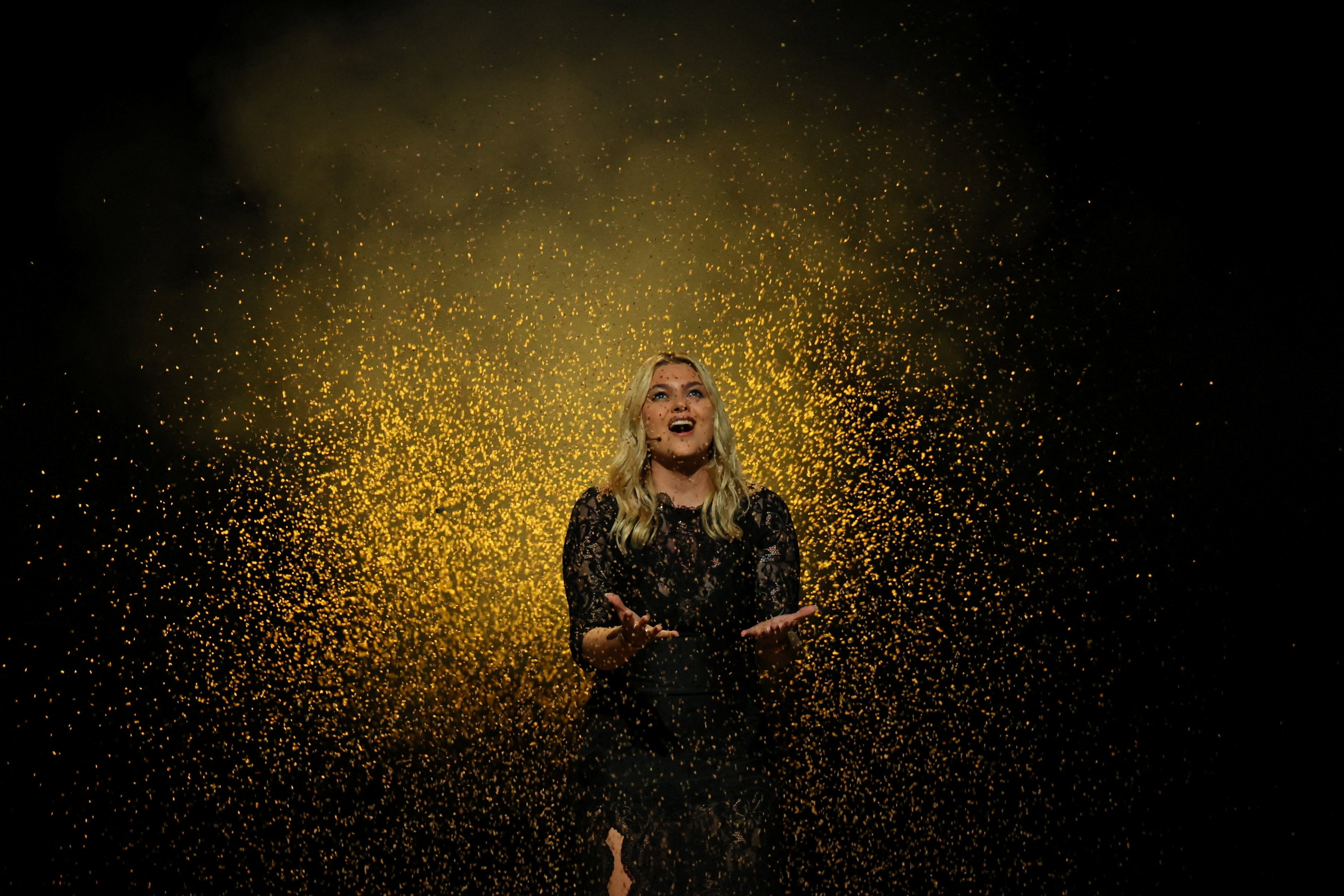 Eurovision : la France, portée par Louane, remporte la 7e place du concours