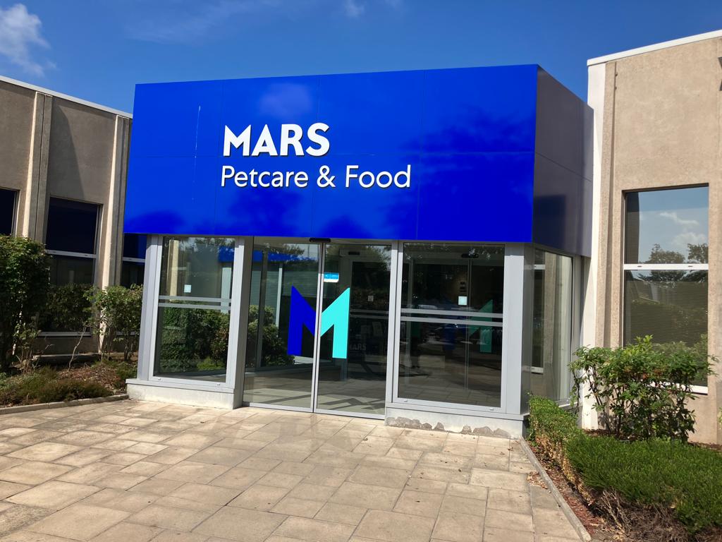 Amazon, Mars Petcare, Vorwerk : les emplettes du Centre-Val de Loire à Choose France