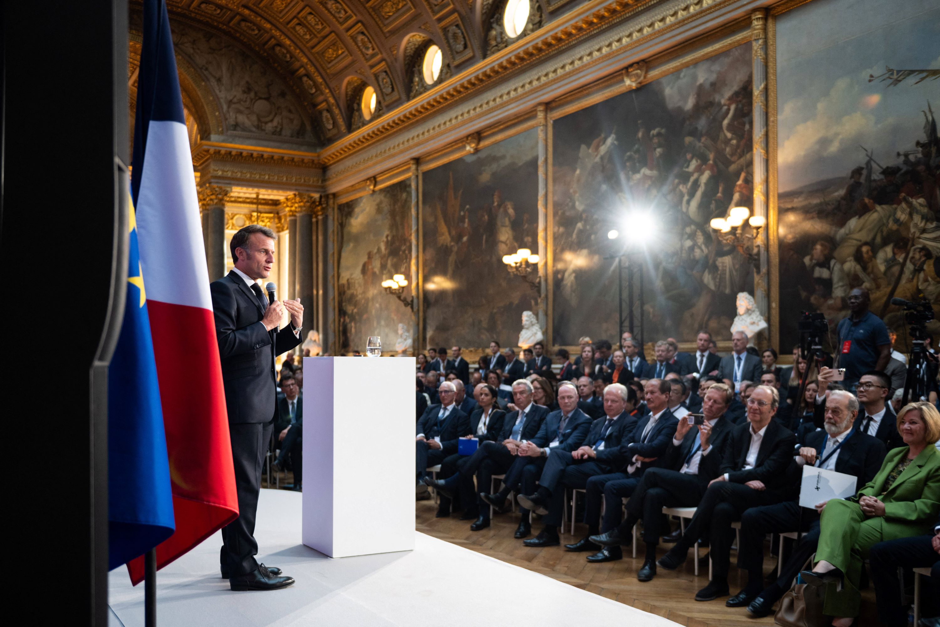 Choose France/: beaucoup d'investissements pour peu d'emplois