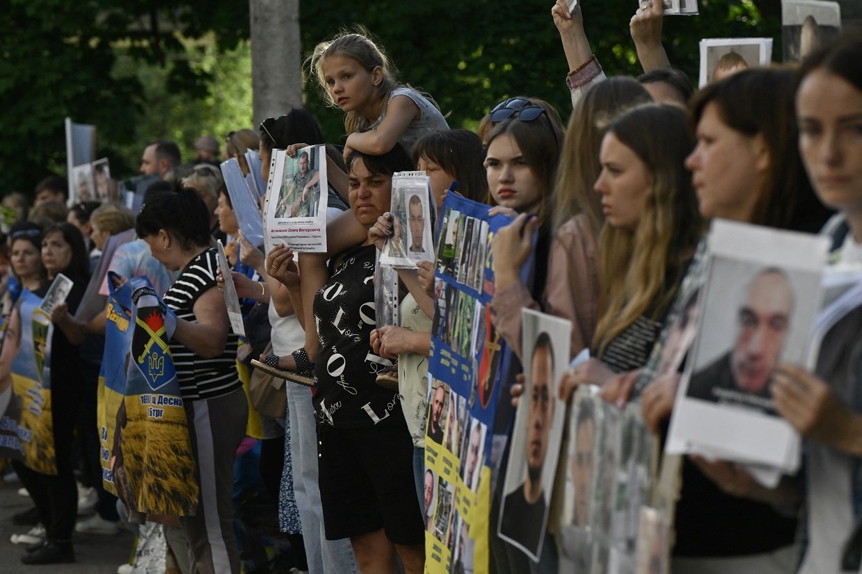 Ukraine : Zelensky demande plus de sanctions contre la Russie, après une nouvelle attaque nocturne