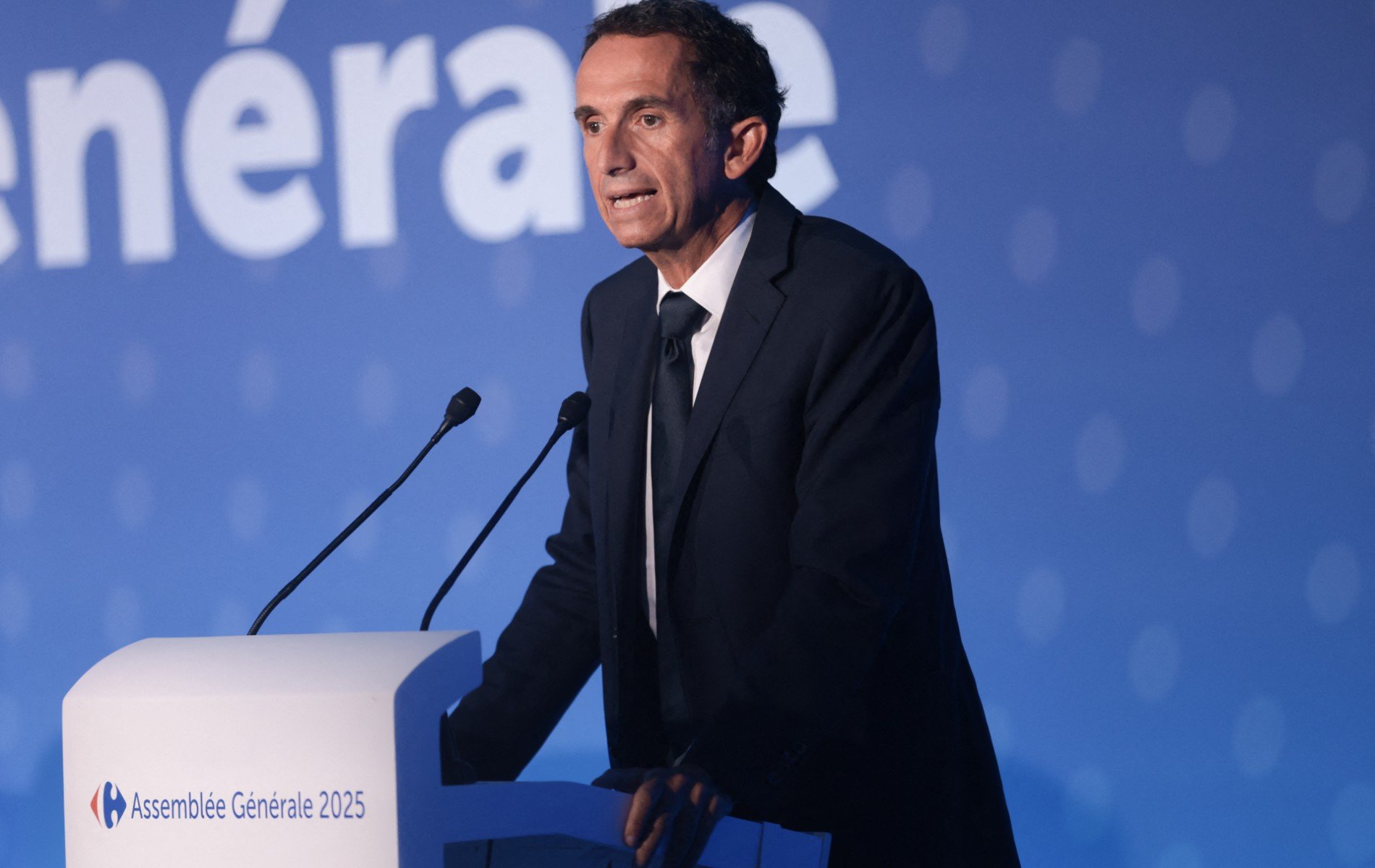 Carrefour « confiant » malgré les doutes des actionnaires et la fronde des syndicats