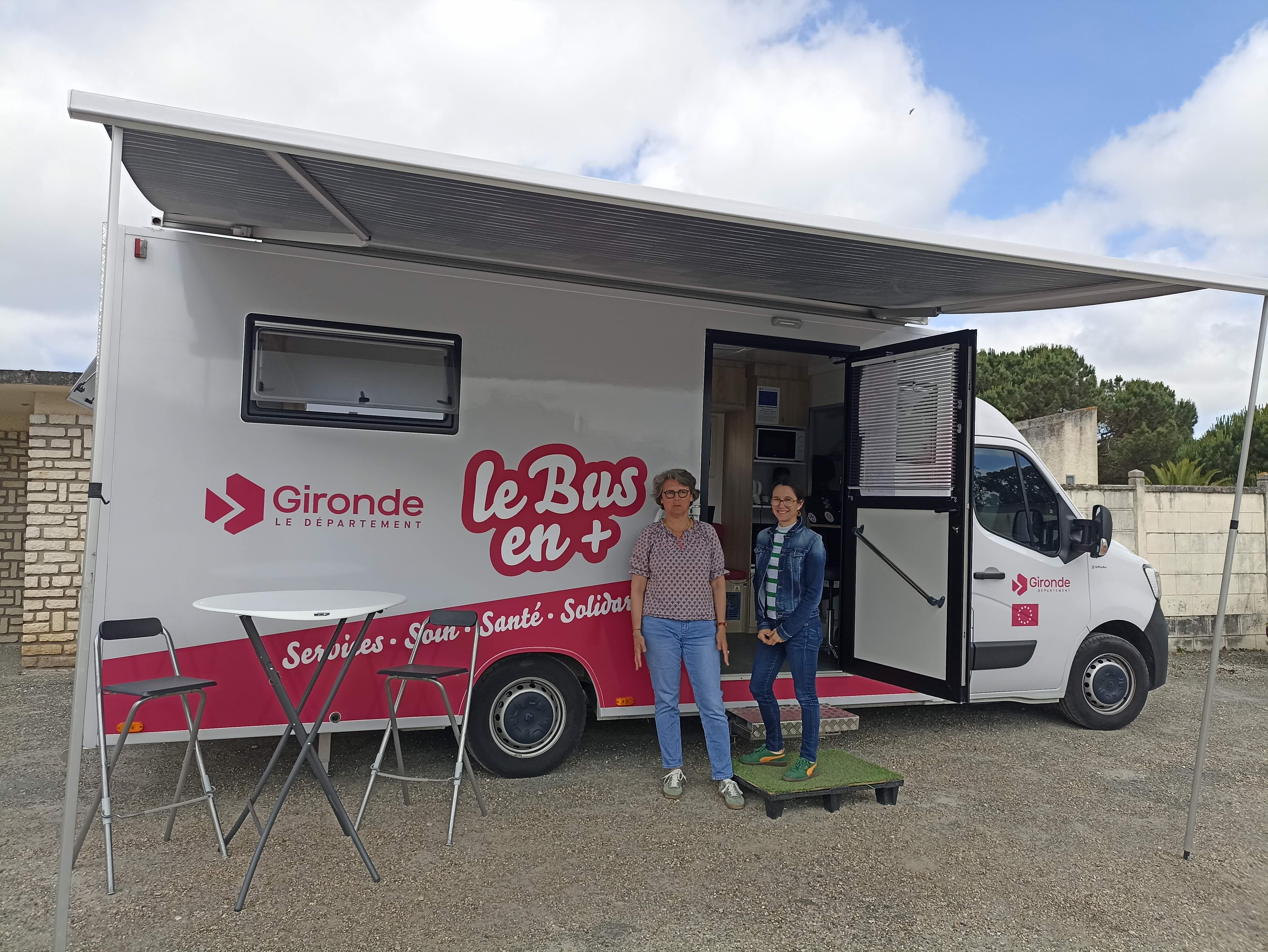 Déserts médicaux : dans le bus qui part à la rencontre des patients isolés en Gironde