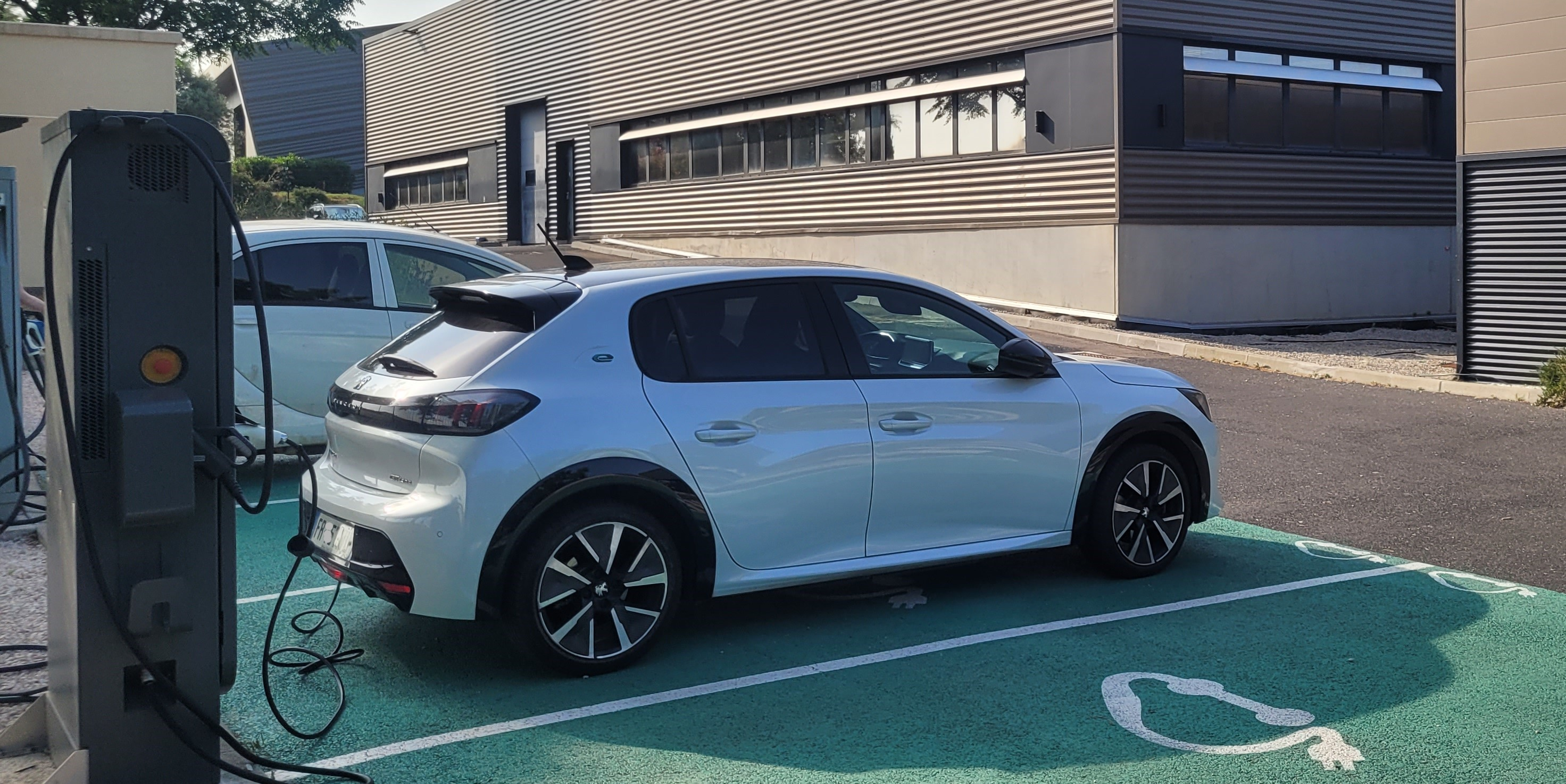 Bornes de recharge : IES Synergy réduit ses effectifs pour tenir le cap