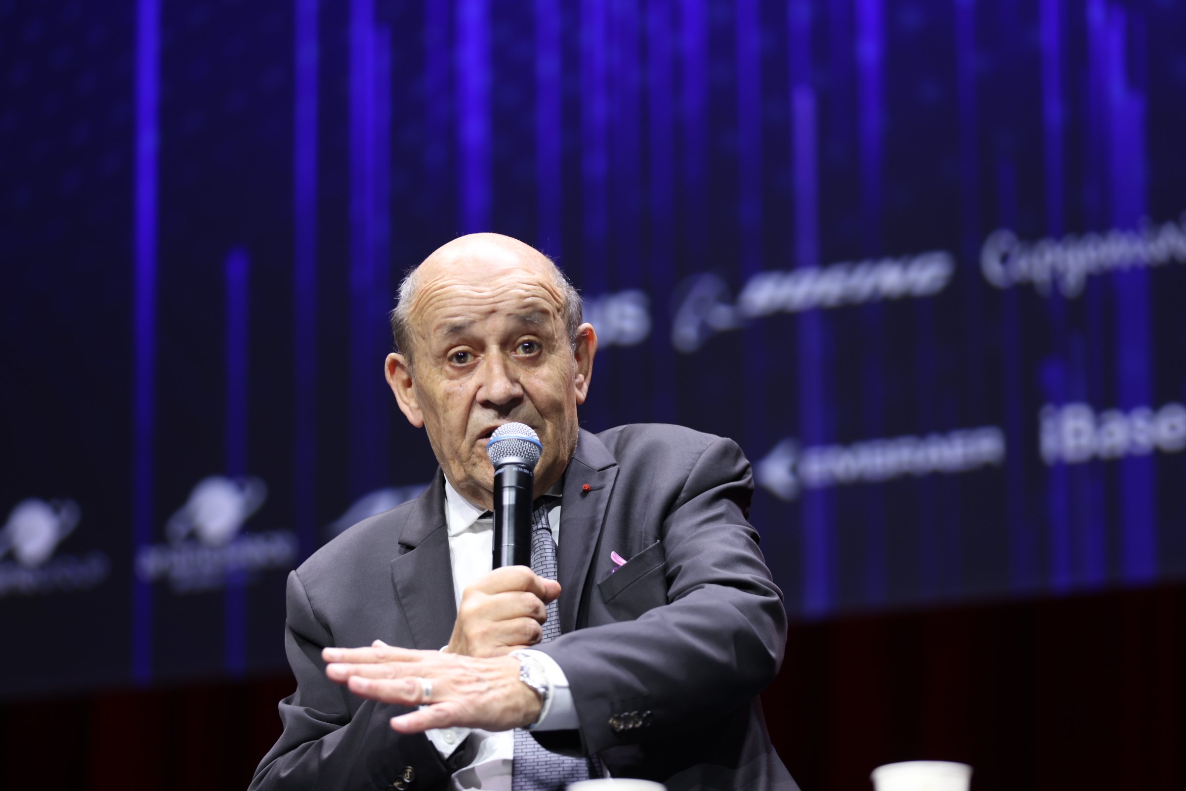 Jean-Yves Le Drian : Trump est l'occasion d'un réveil stratégique pour l'Europe