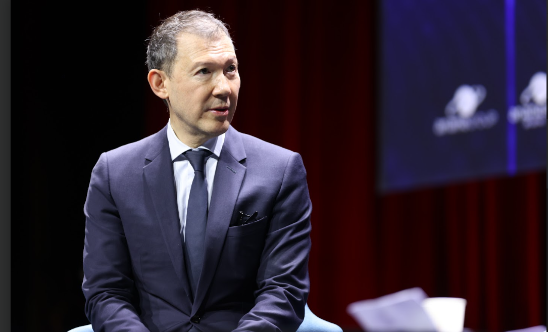 Benjamin Smith (Air France-KLM) appelle à des règles équitables pour préserver la compétitivité aérienne européenne