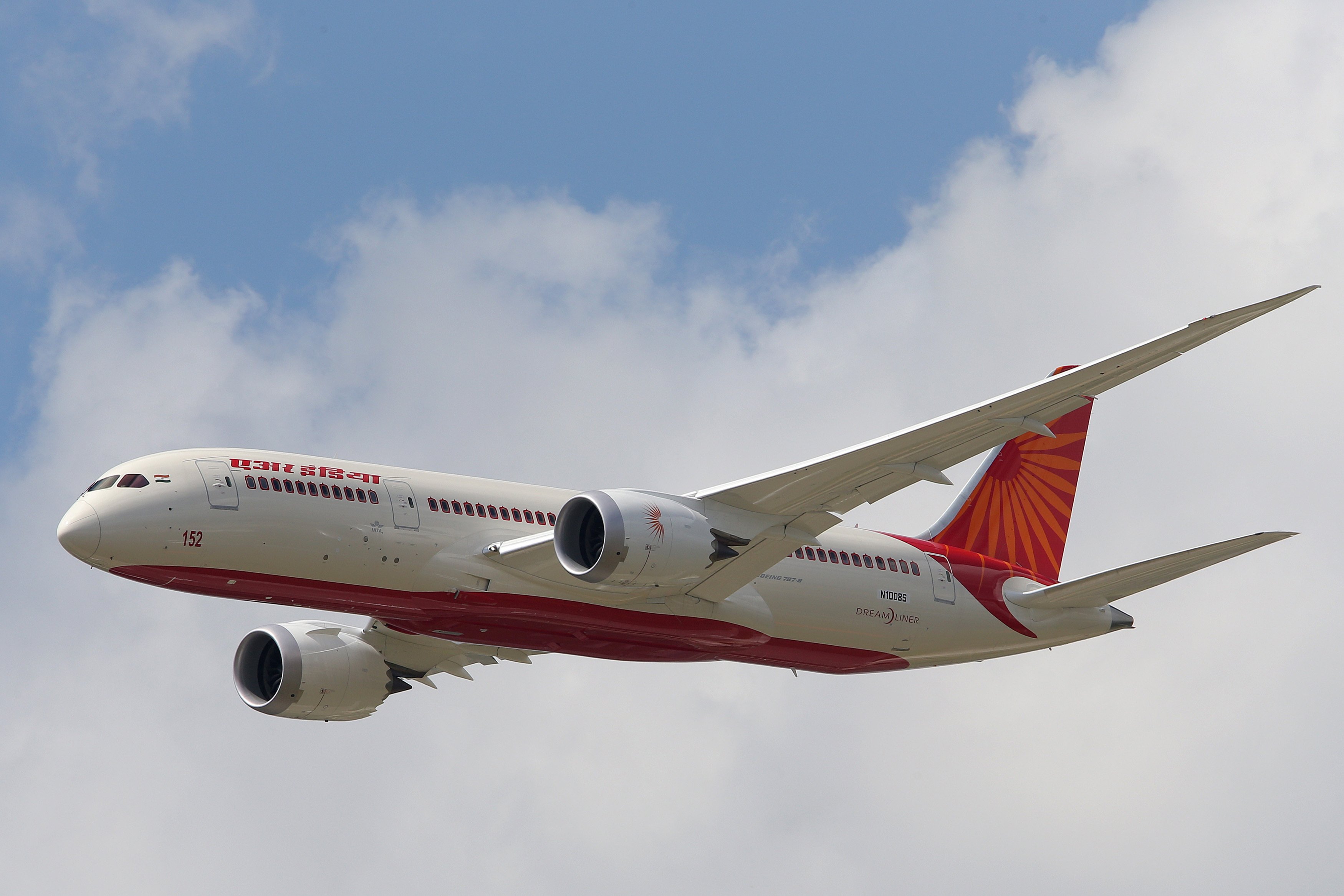 Nouveau revers pour Boeing : un 787 d'Air India contraint à un demi-tour à Hong Kong
