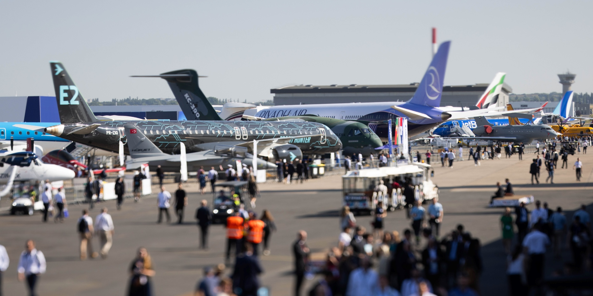 Le Bourget 2025, ou la difficulté pour le civil d'exister dans un salon kaki