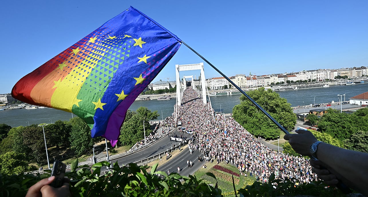 En Hongrie, la marche des fiertés défie Viktor Orbán