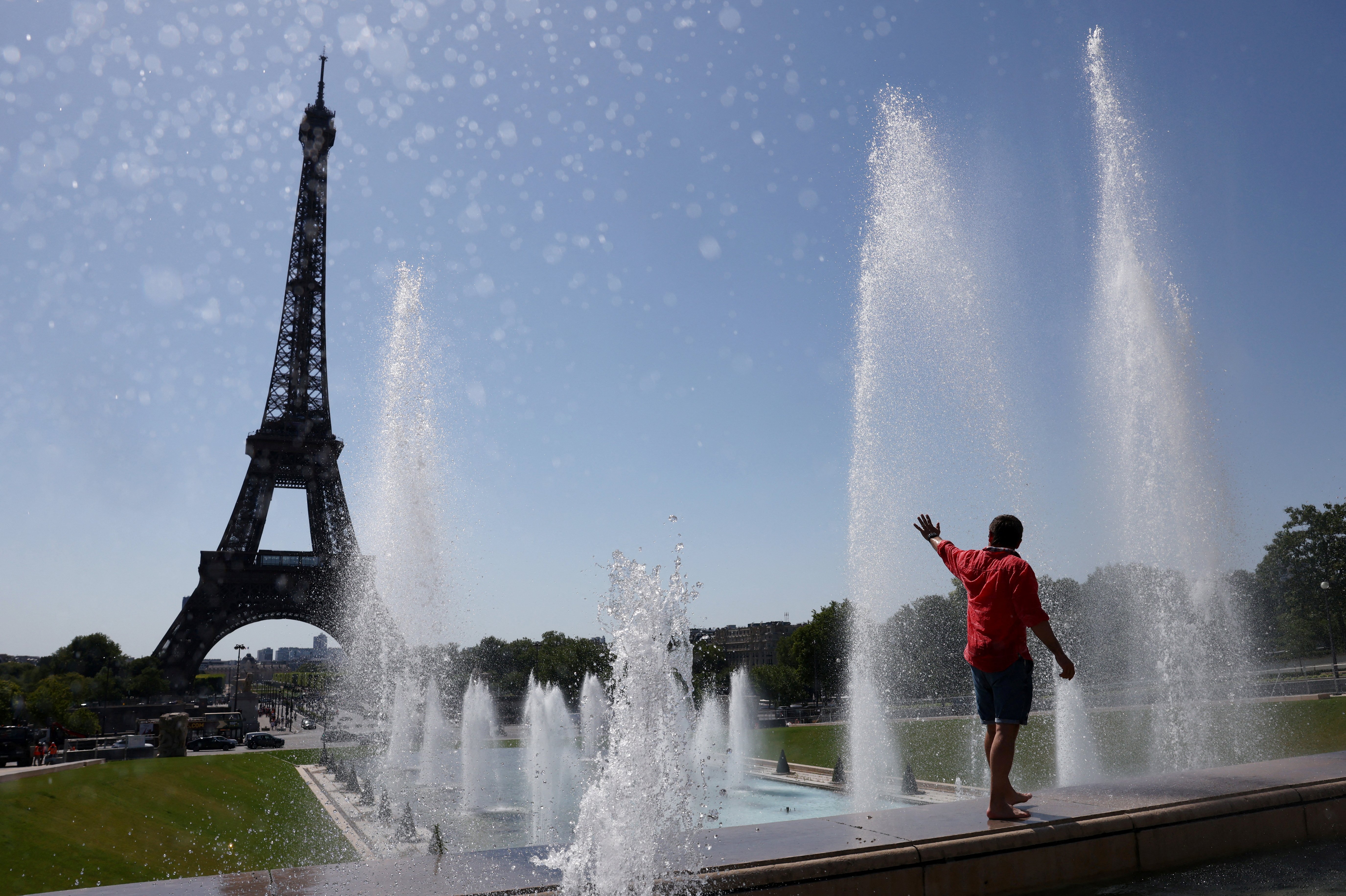 Jours fériés : pourquoi la France travaille moins alors qu'elle en compte autant que ses voisins