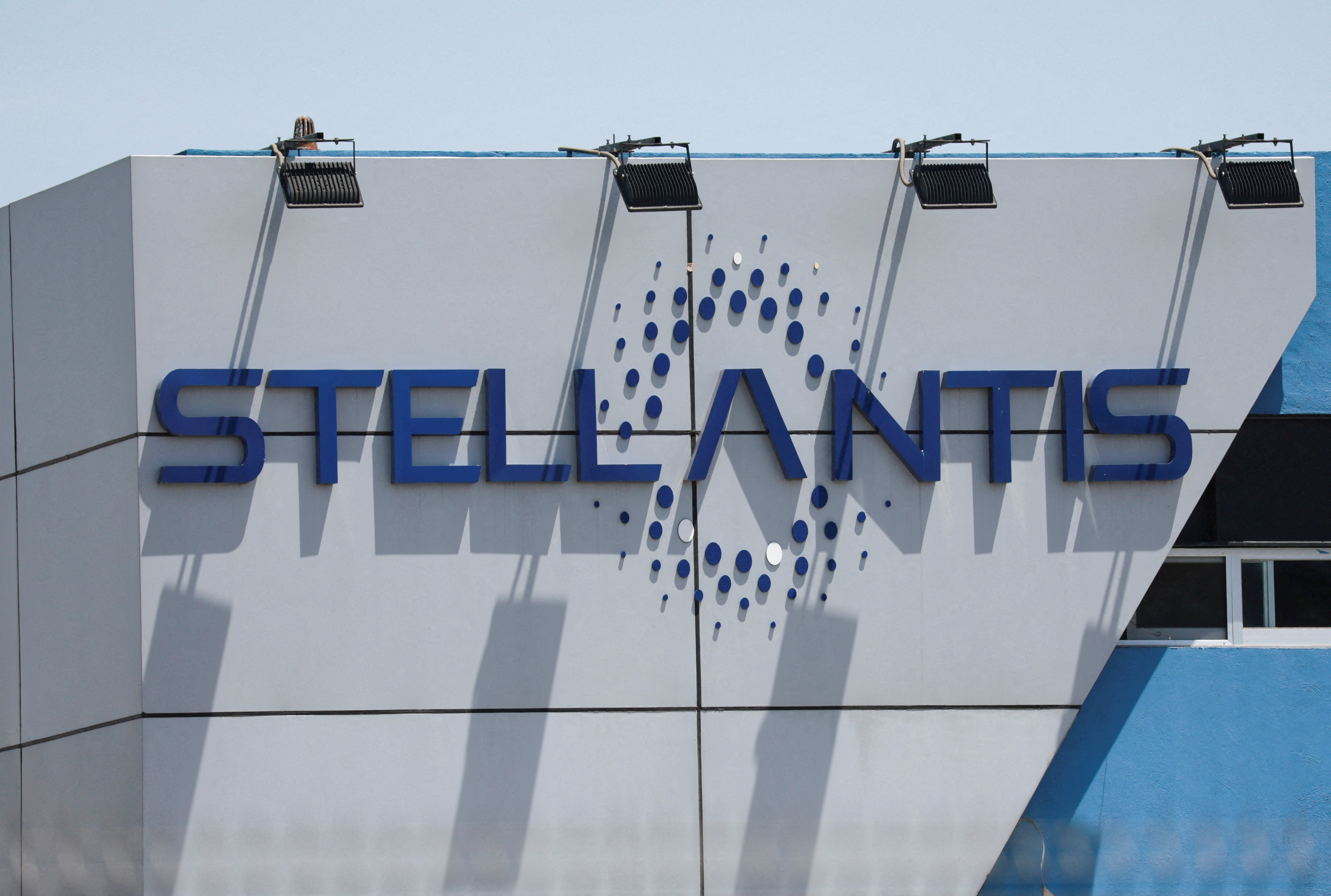 Stellantis arrête le projet d'un gros pick-up électrique Ram, voulu par Carlos Tavares
