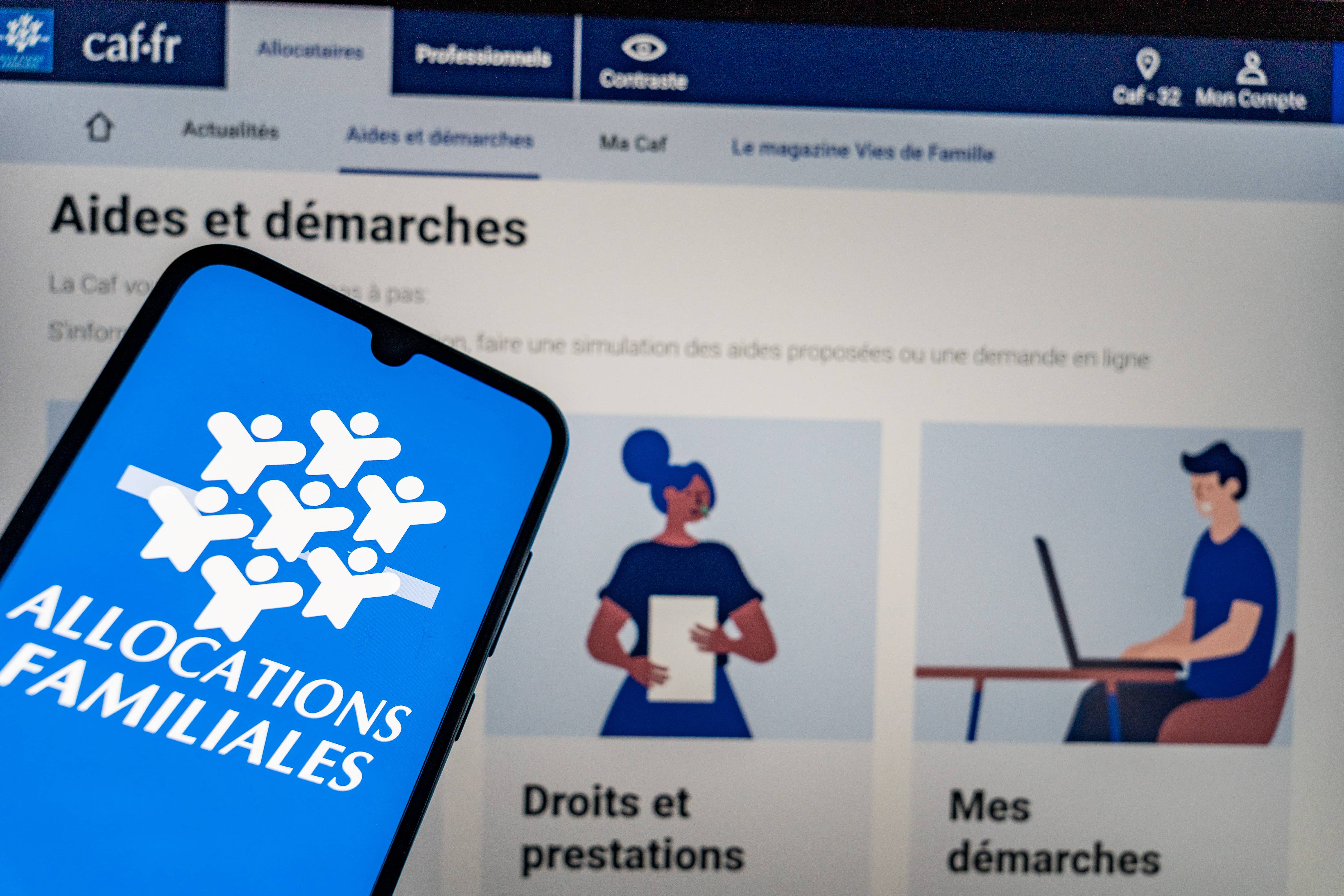 Simplifier les allocations sociales : cette vieille promesse macroniste relancée par Bayrou