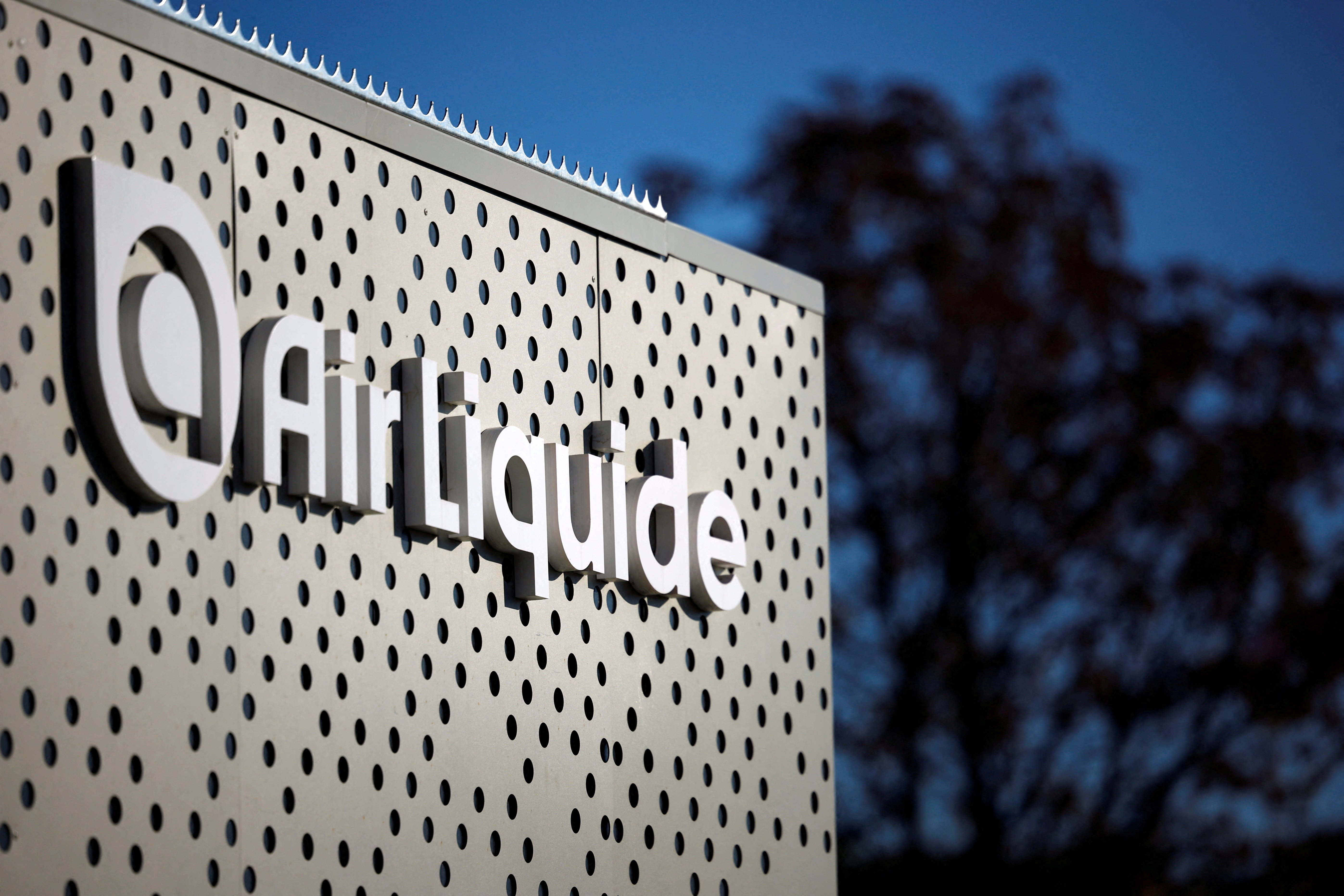 Gaz industriels : pourquoi Air liquide fait une acquisition à près de 3 milliards d'euros