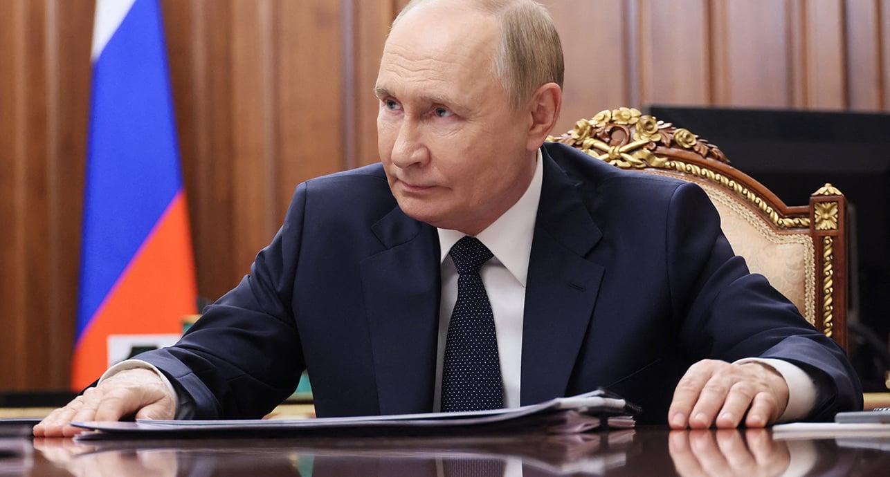 Vladimir Poutine en maître des horloges