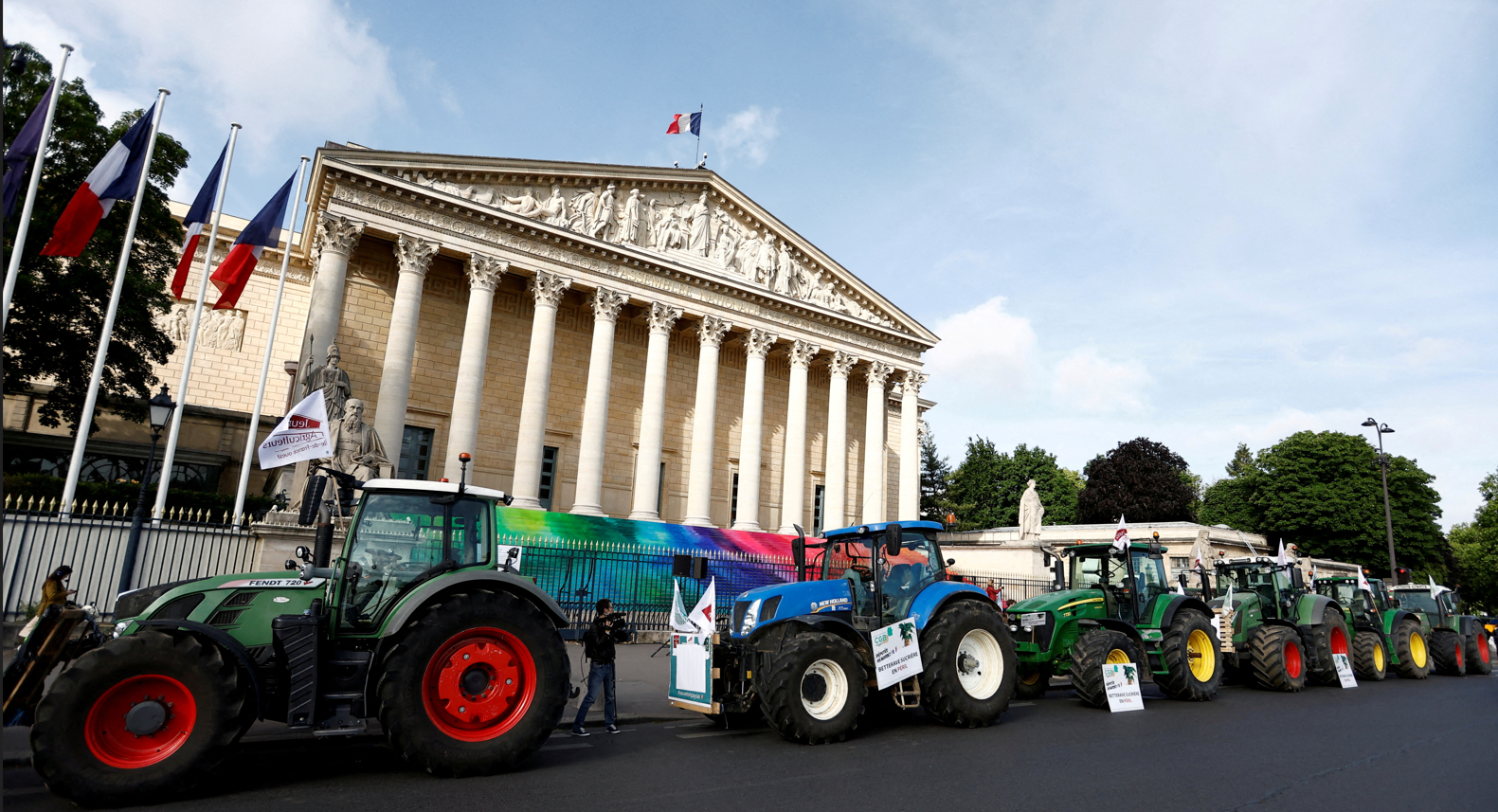 Pesticides : après l'interdiction de l'acétamipride en France, le casse-tête des importations