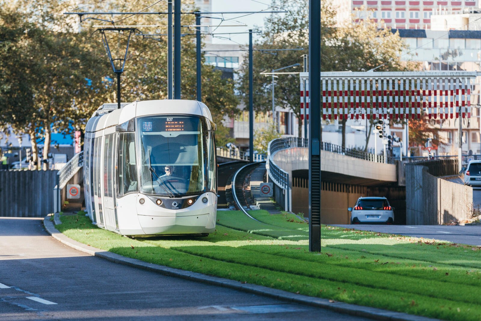 Transports publics : à Rouen et à Marseille, rentrée rime avec gratuité