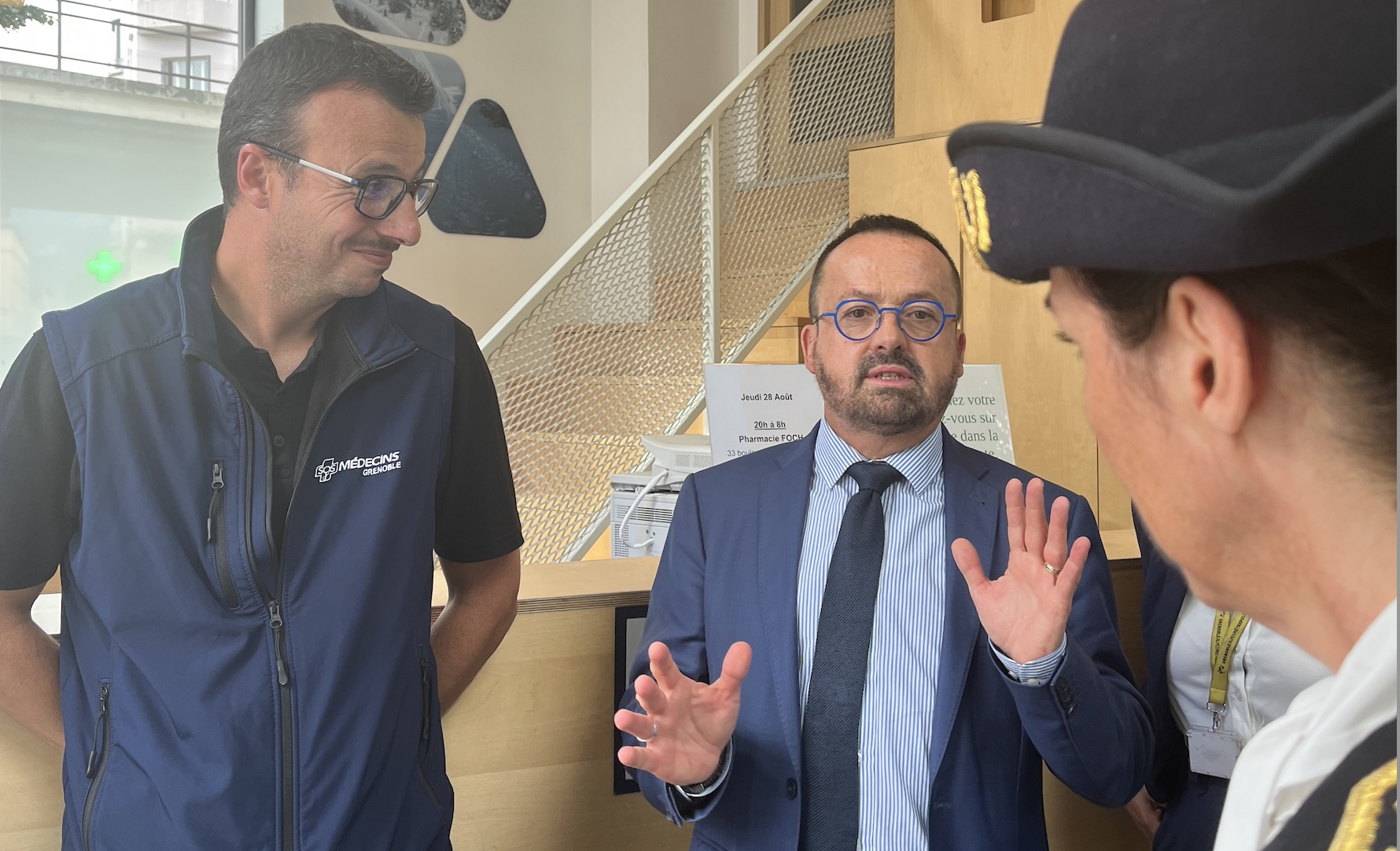 Budget 2026 : à Grenoble le ministre Yannick Neuder prend le pouls du secteur de la santé