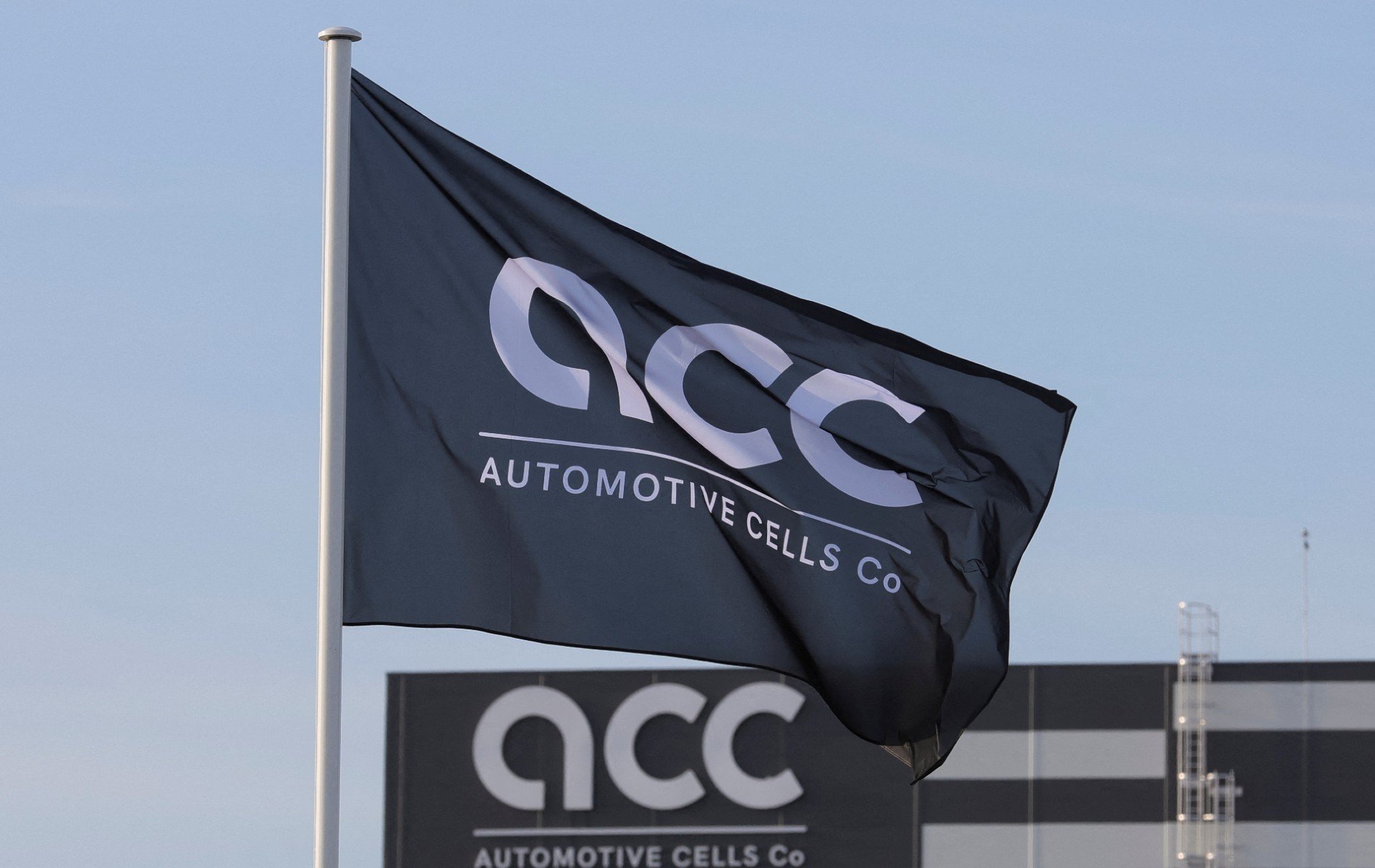 Batteries : dans son usine de production pour Stellantis, ACC peine à monter en cadence