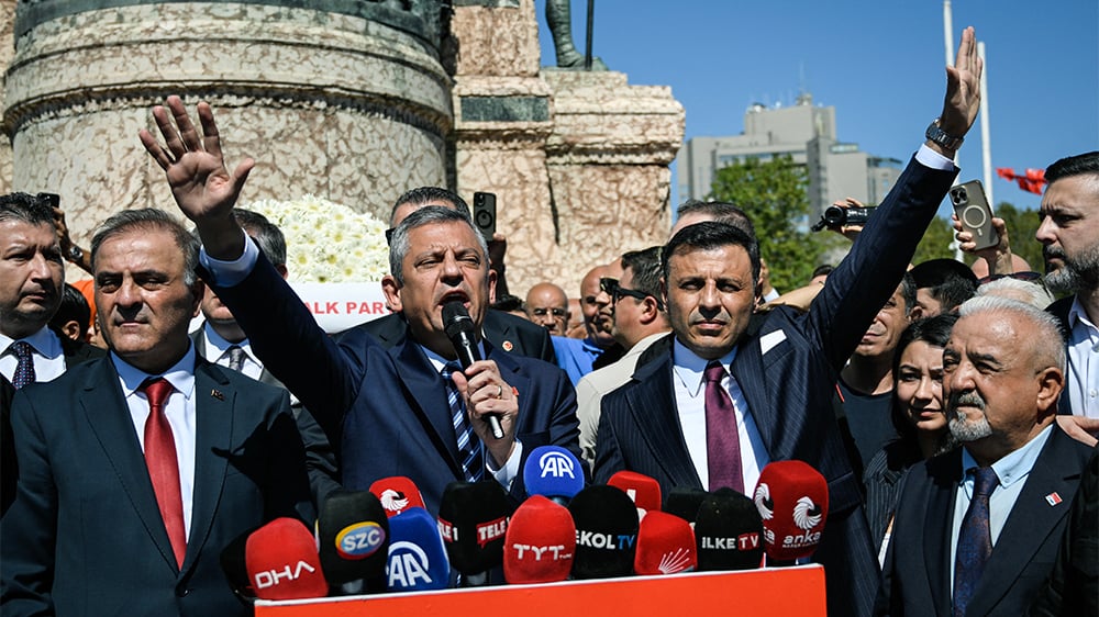 En Turquie, Erdogan poursuit sa chasse aux opposants