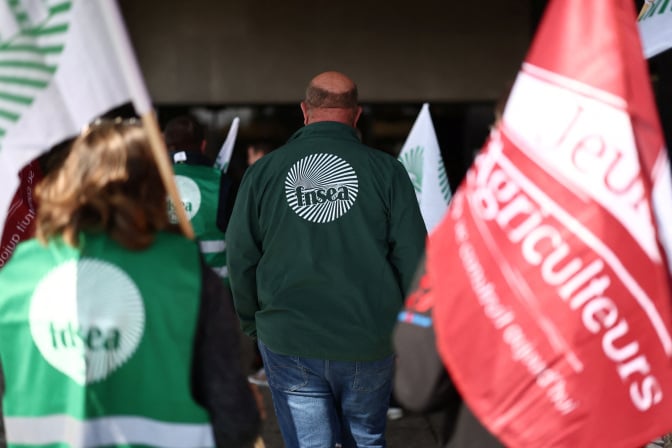 UE-Mercosur : les agriculteurs en colère contre l'accord, la révolte paysanne gronde à Versailles