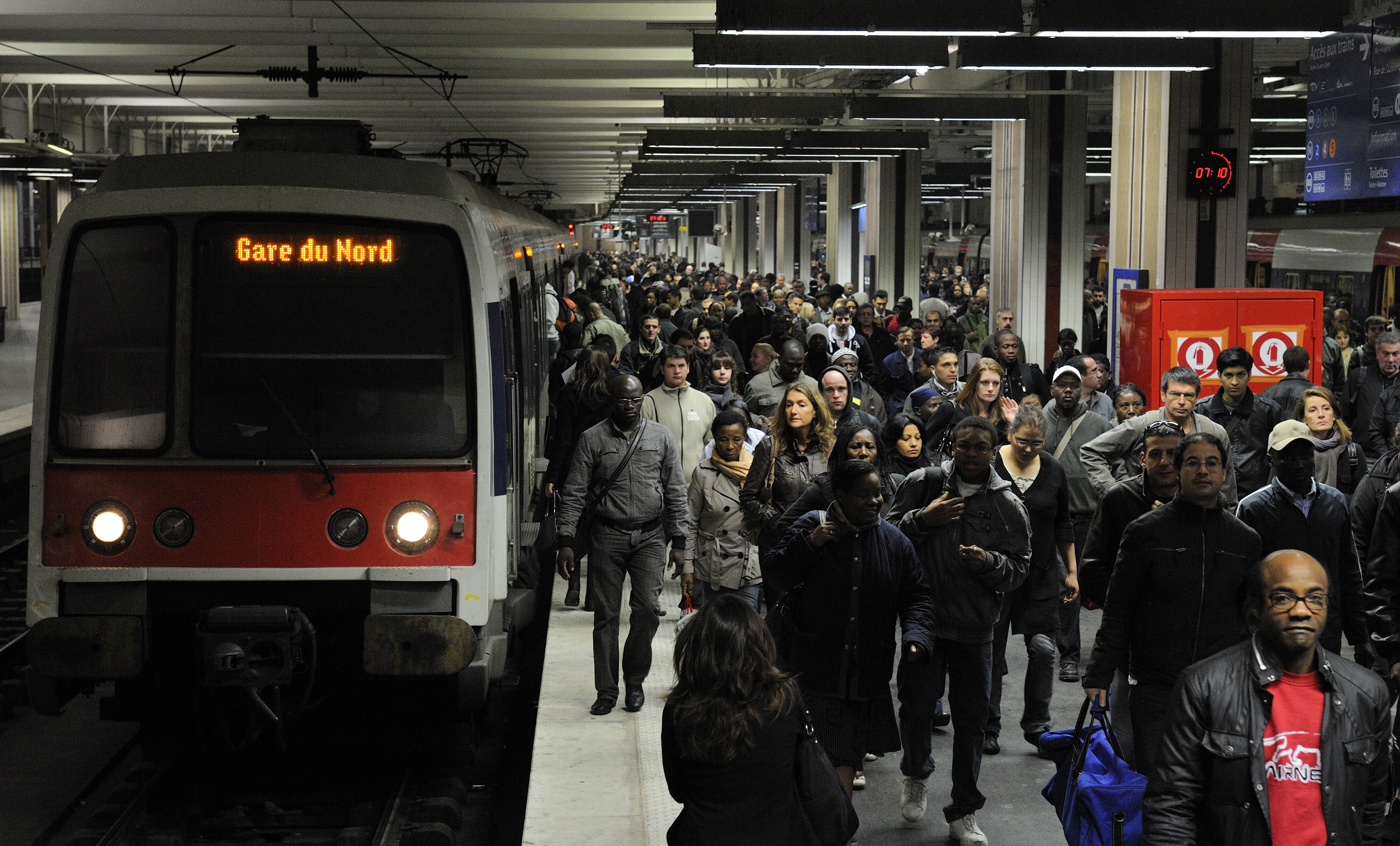 Île-de-France: la fermeture du tronçon nord du RER B annonce un lundi compliqué pour les usagers