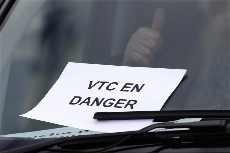 « Protection sociale » ou « mascarade » : que vaut vraiment l'accord signé entre chauffeurs VTC et plateformes?