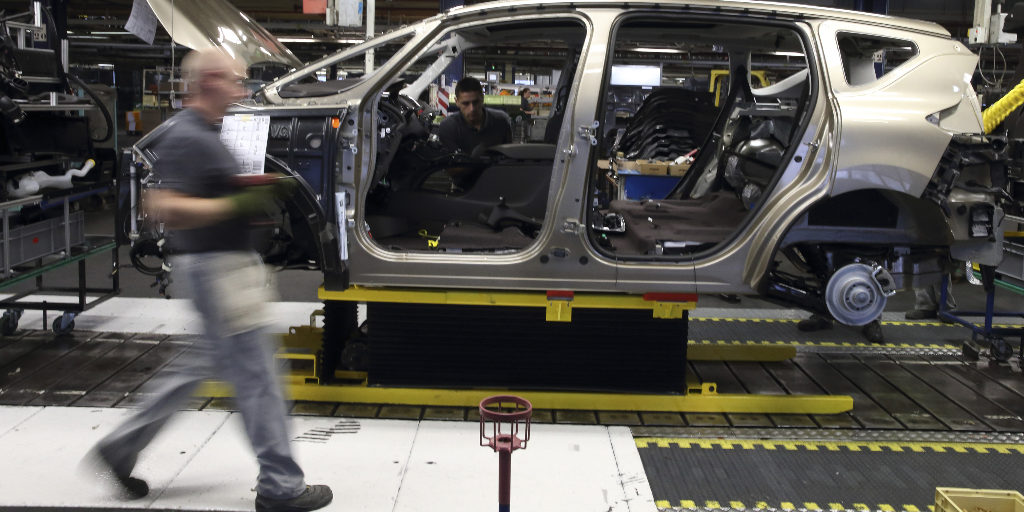 Effectifs, production, exportations : l'automobile française au bord de la rupture