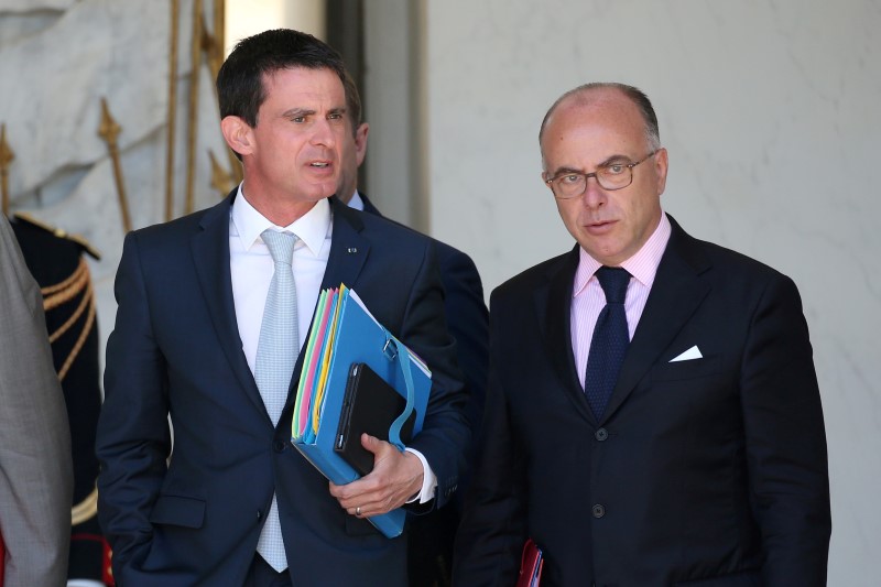 « Uber Files » : les ex ministres Valls et Cazeneuve nient tout accord entre le gouvernement et la société de VTC