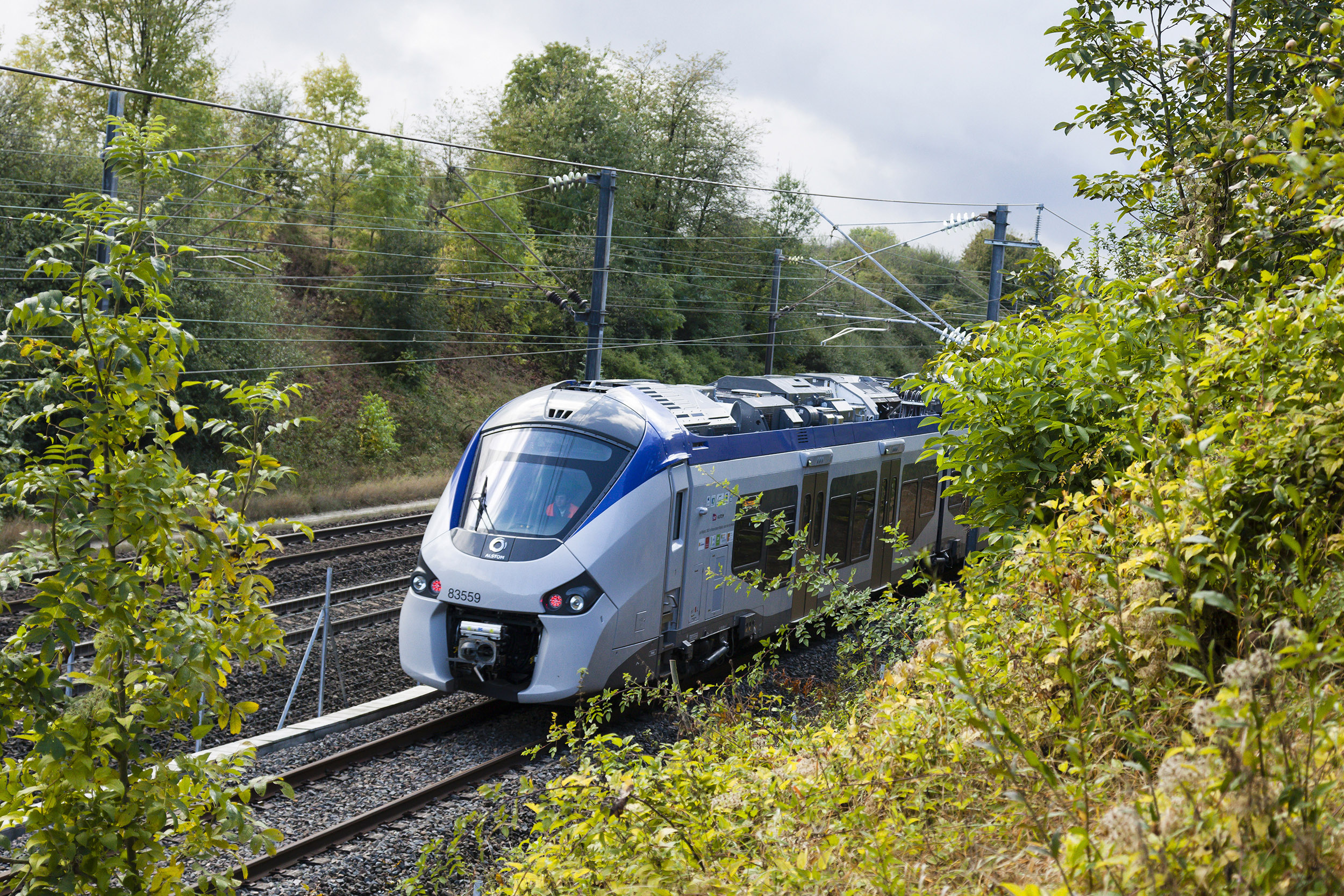 Ligne Lyon - Grenoble : passe d'armes entre la Région et la SNCF, après une réduction du trafic par deux